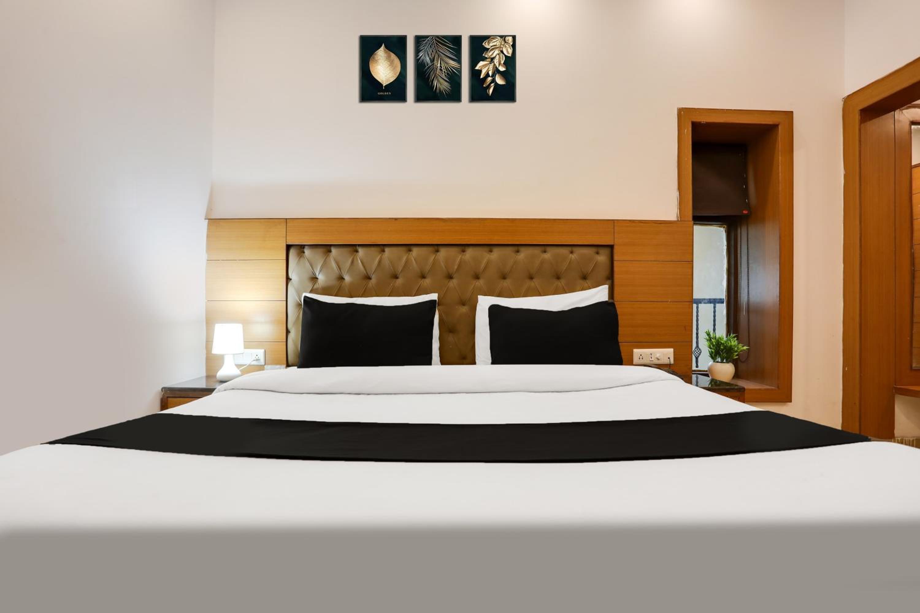 Classic Triple Room - Photo 17