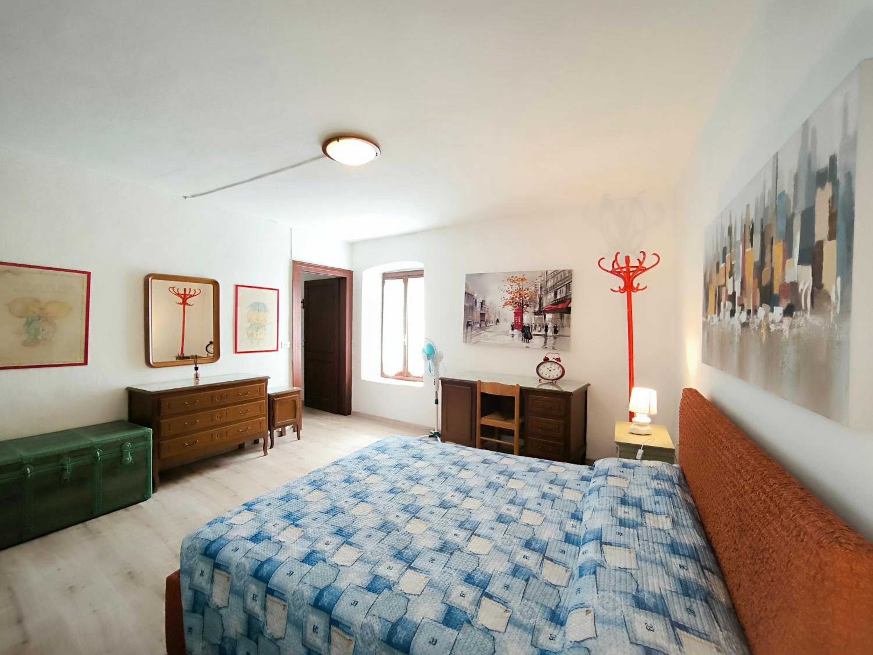 Apartment photo 2