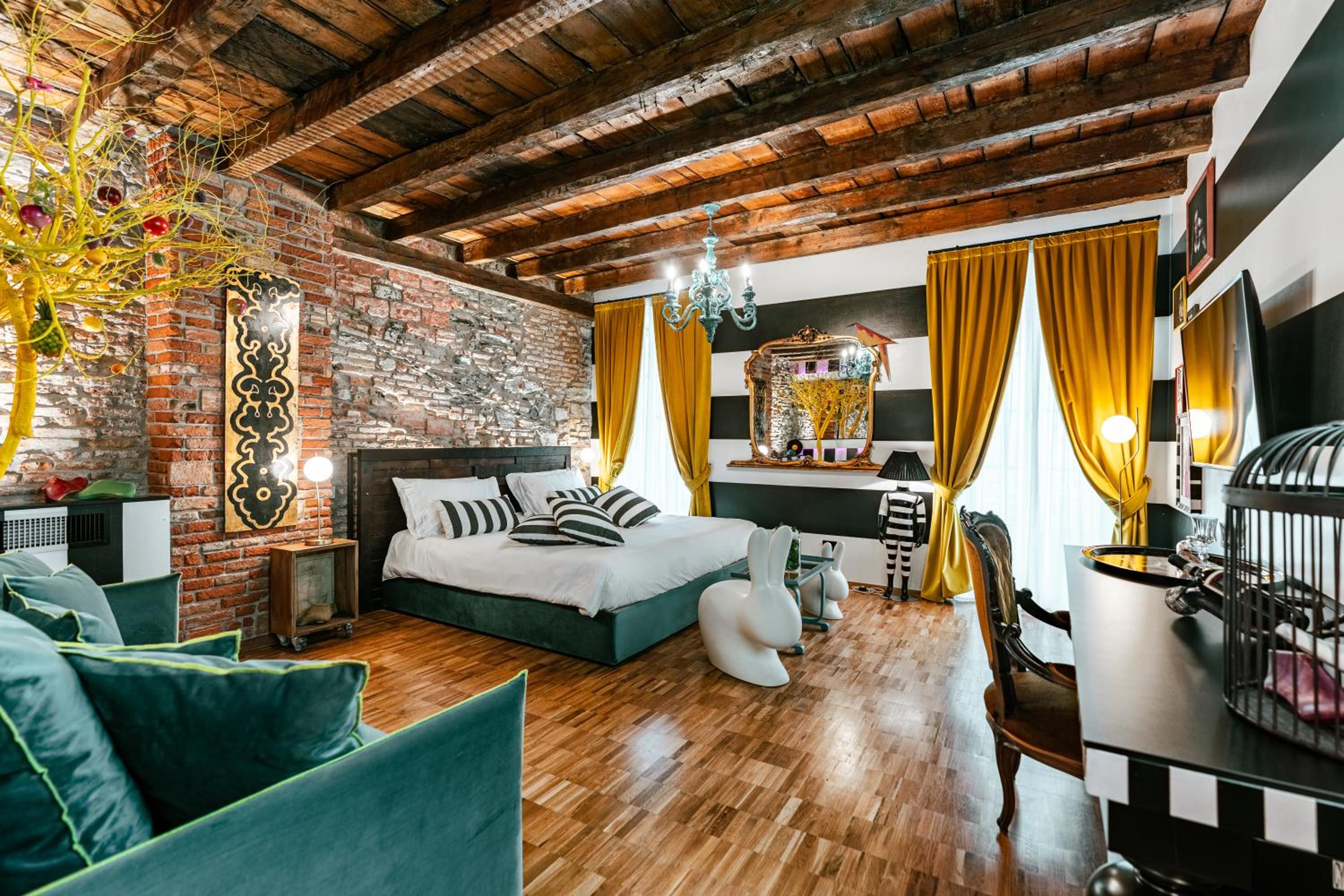 Deluxe Suite