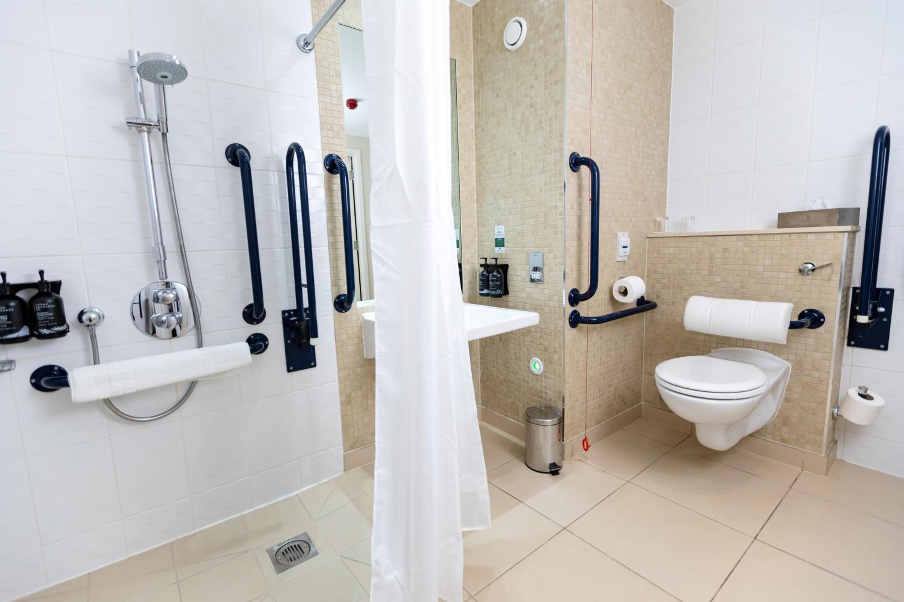 Standard Double Room - Disability Access - Photo 5