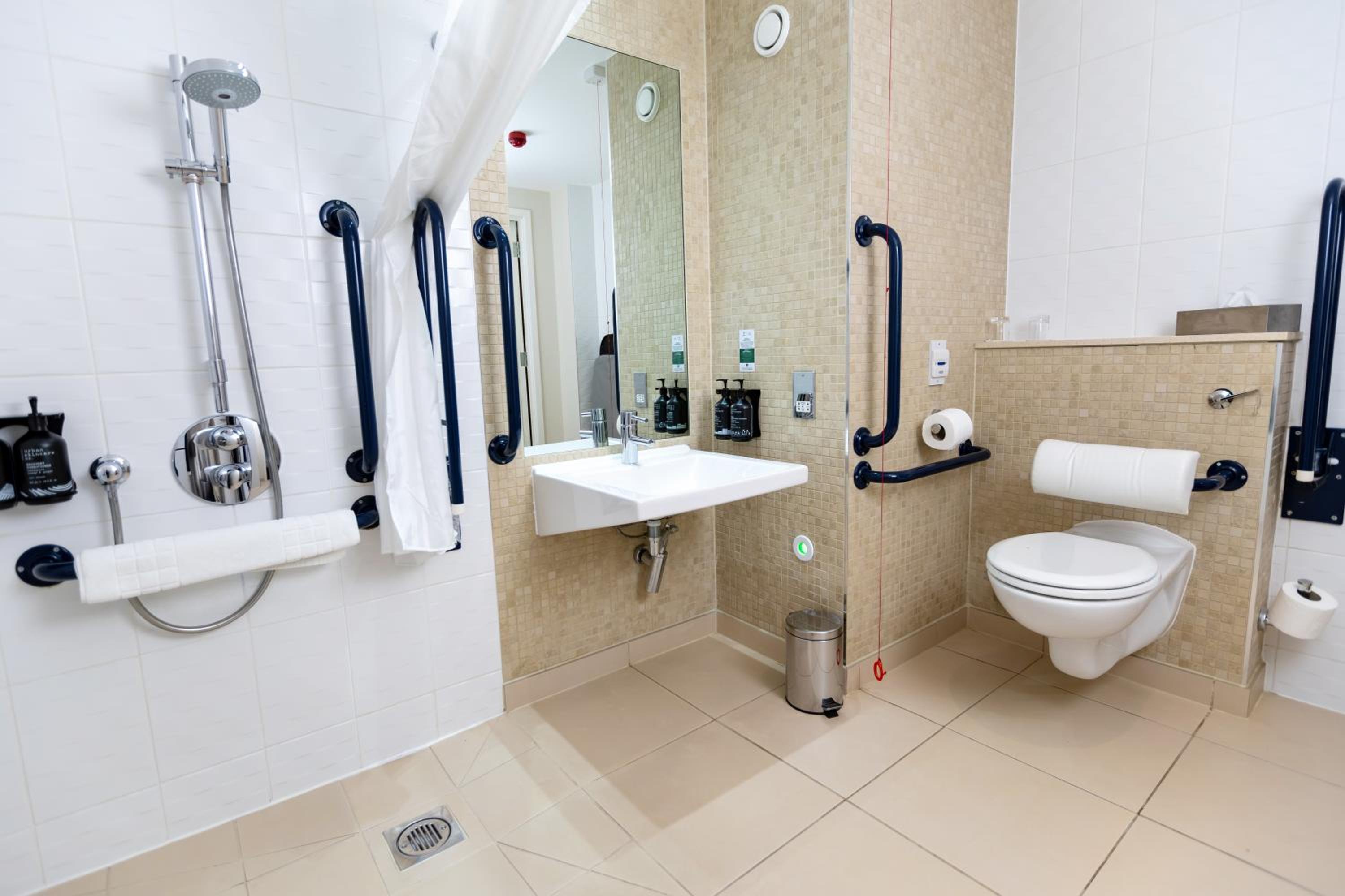 Standard Double Room - Disability Access - Photo 2