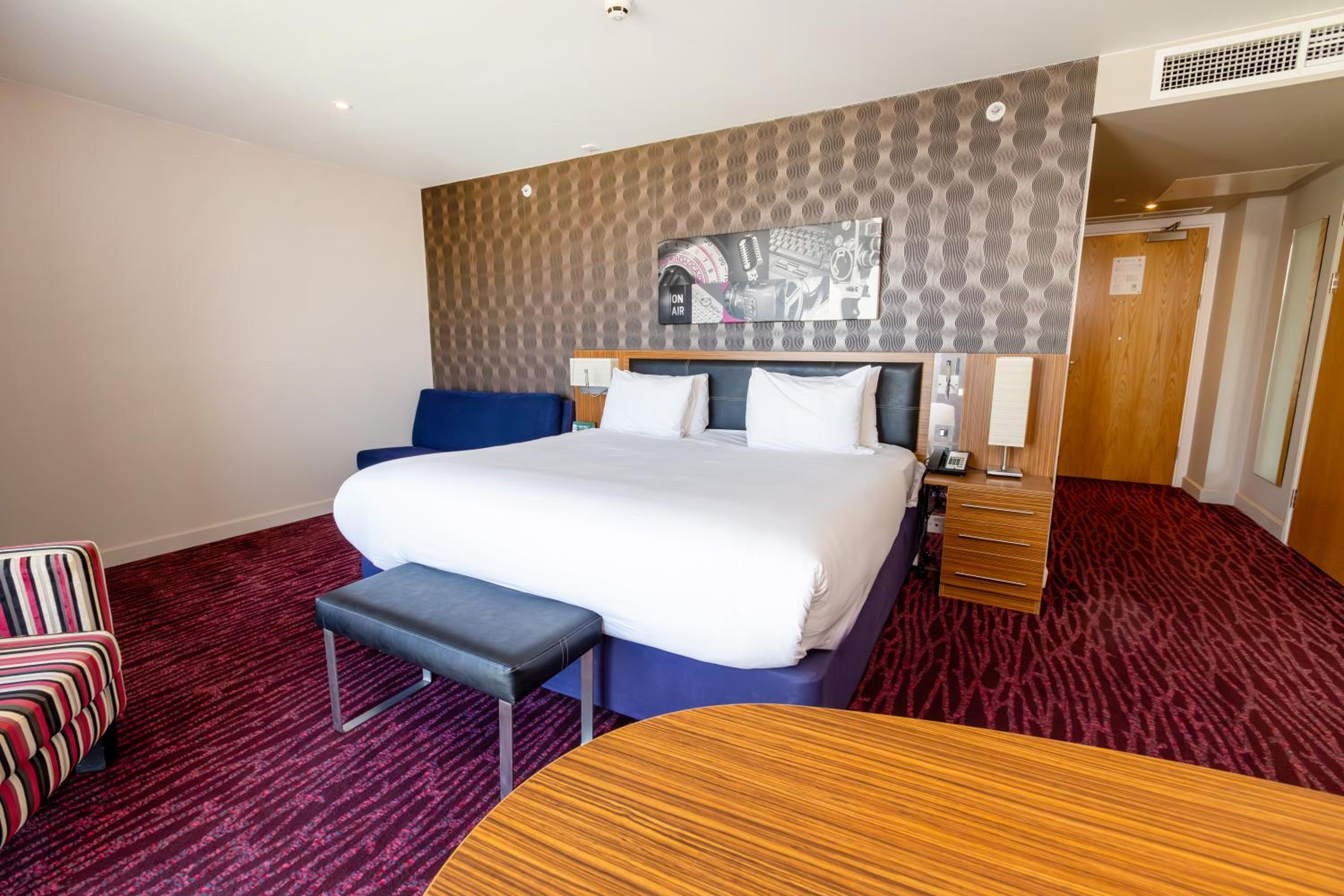 Standard Double Room - Disability Access - Photo 17