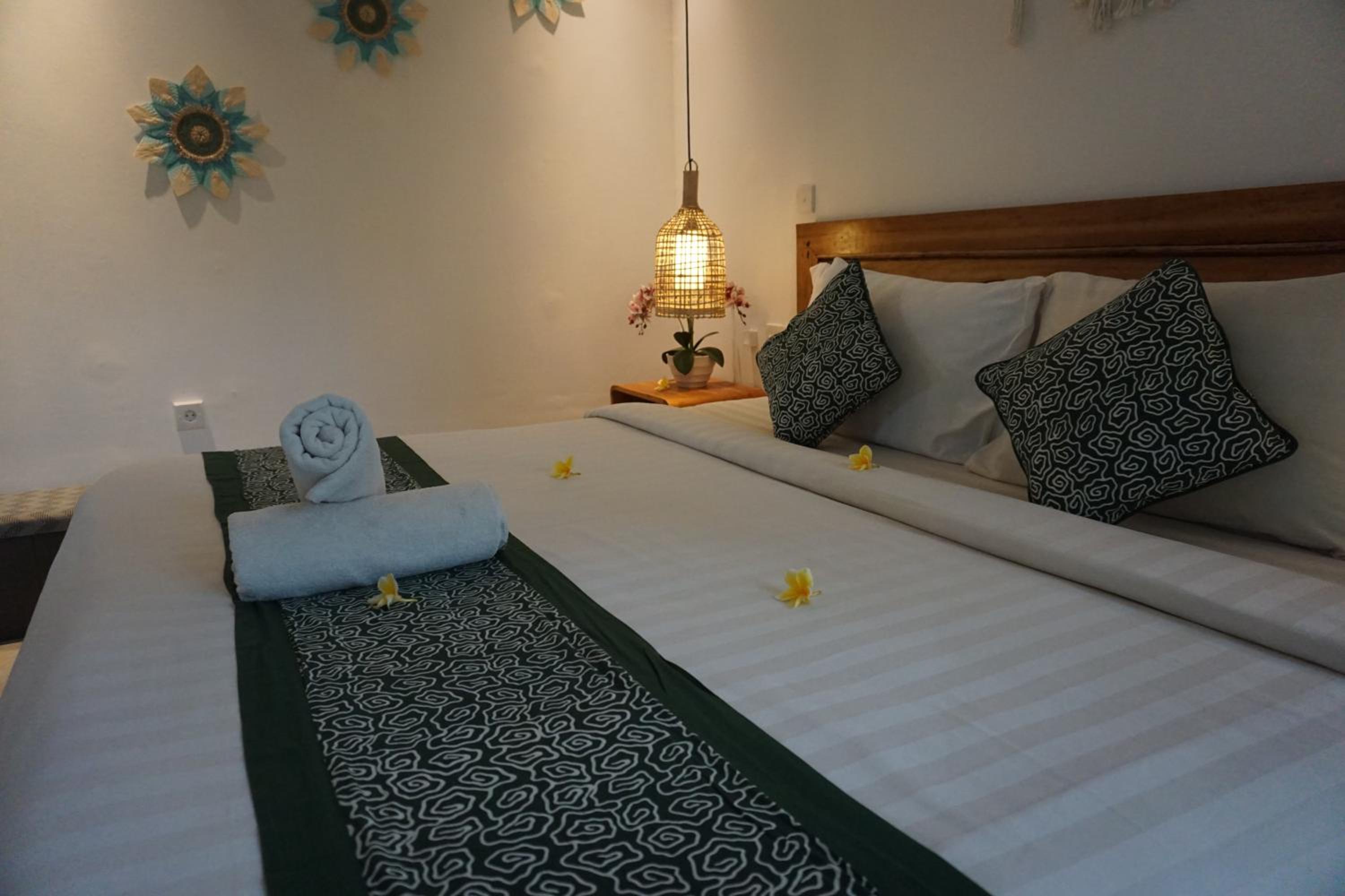 Suite with Garden View - Photo 12