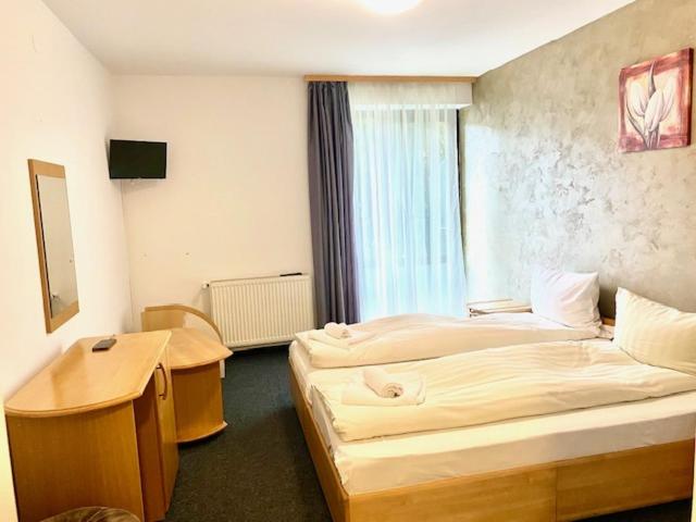Double or Twin Room photo 2