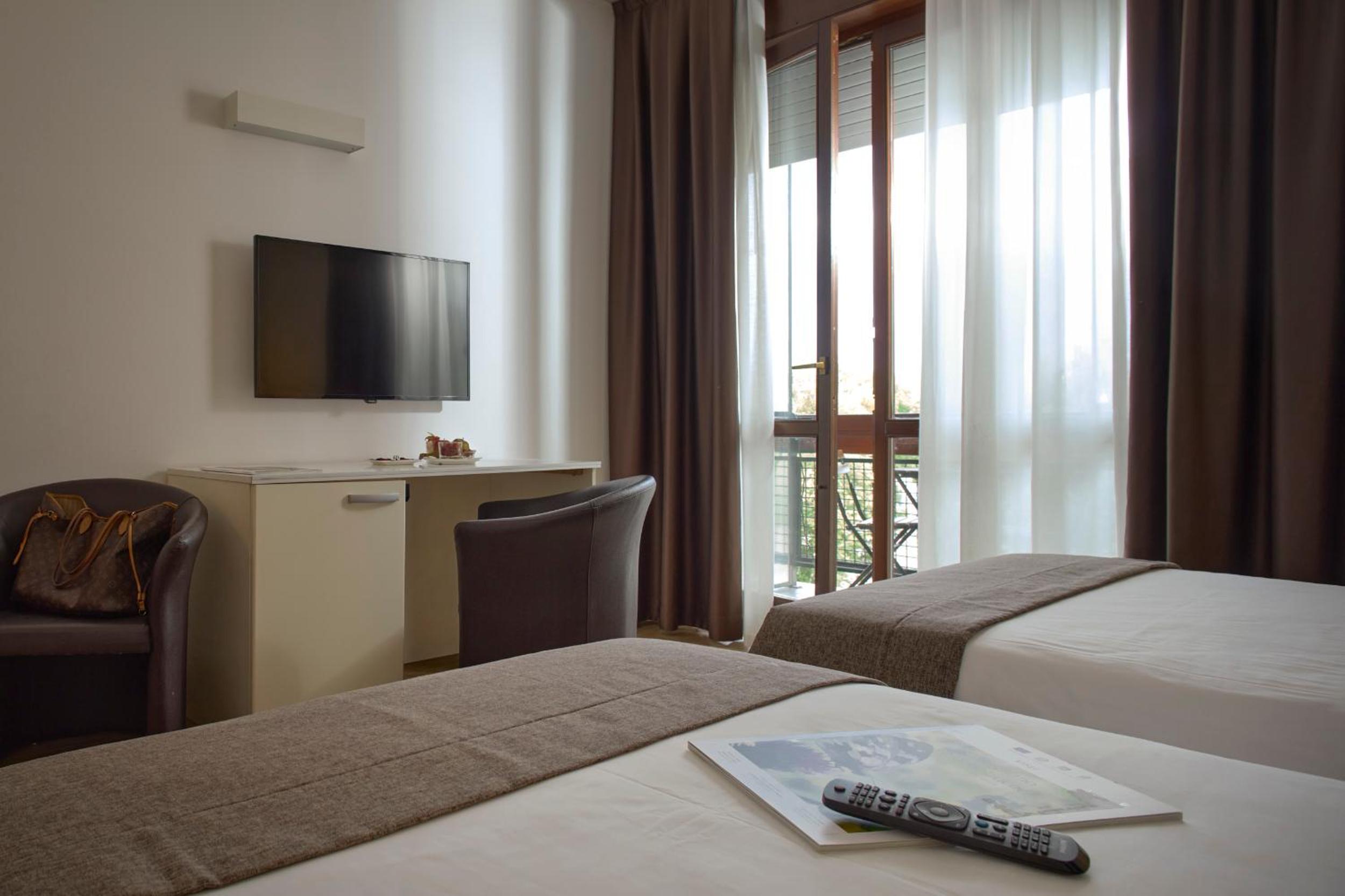 Comfort Twin Room - Photo 3