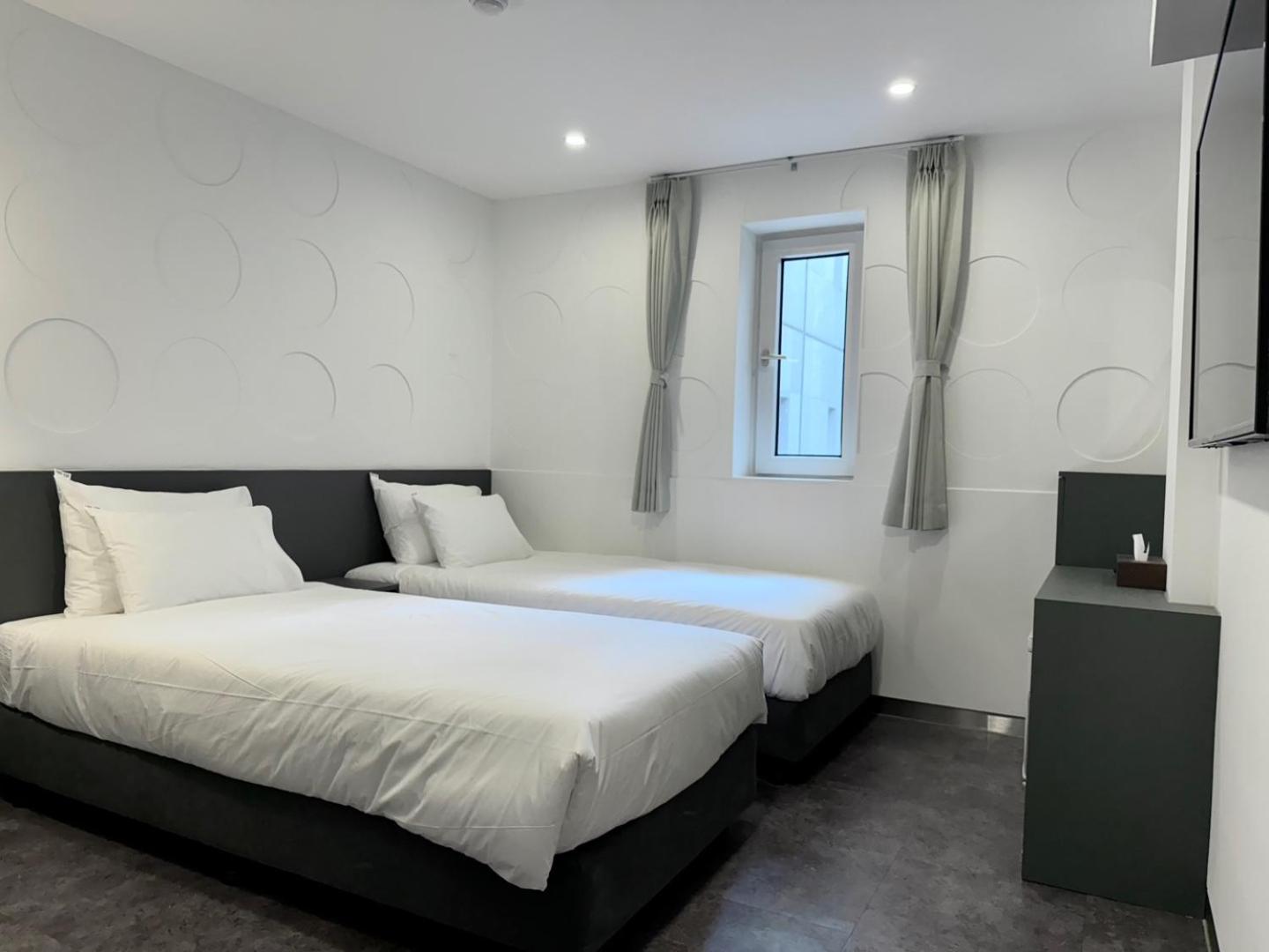 Superior Twin Room - Photo 13