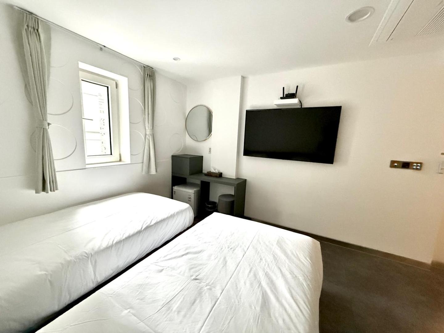 Superior Twin Room - Photo 12