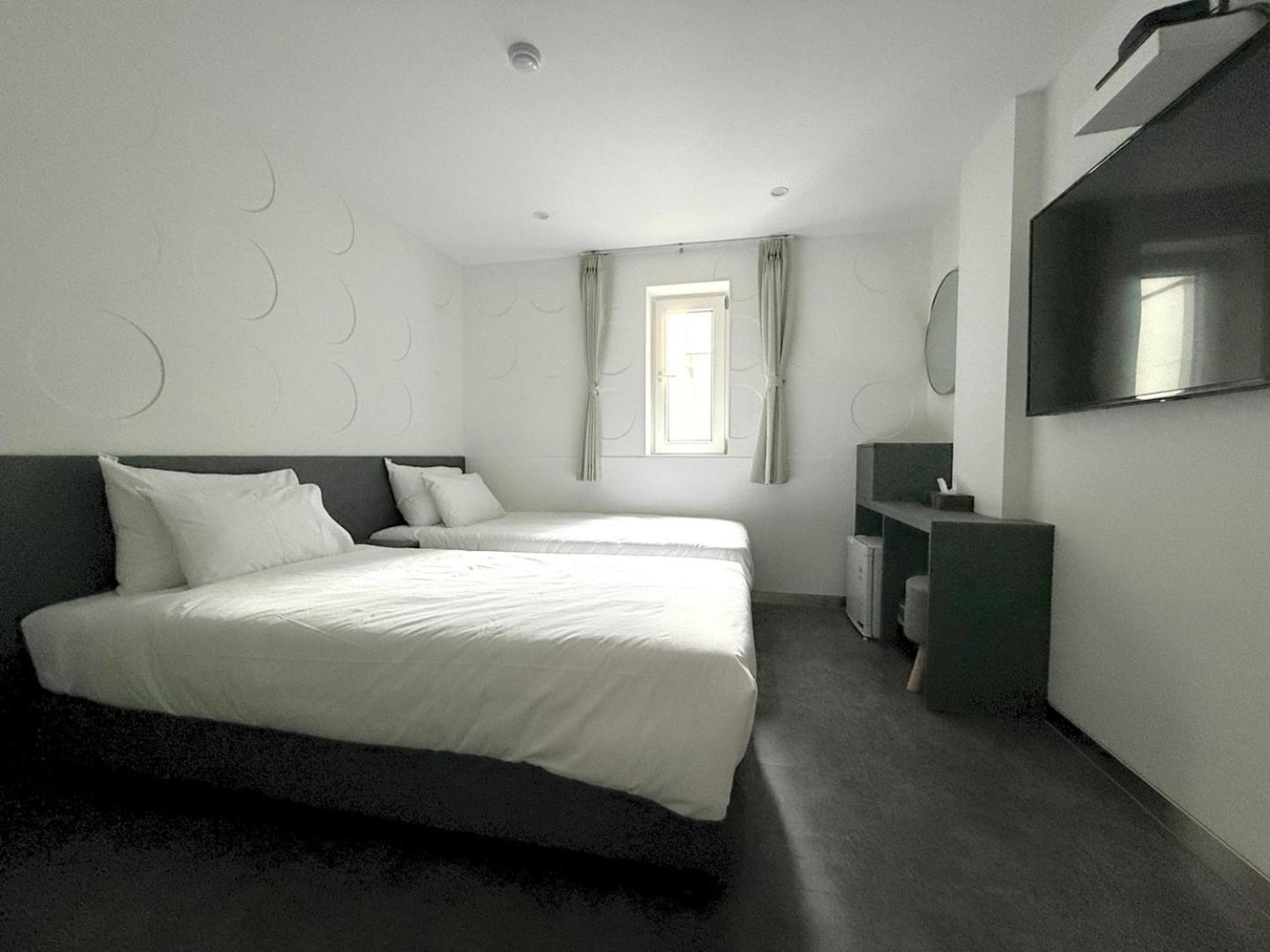 Superior Twin Room - Photo 25