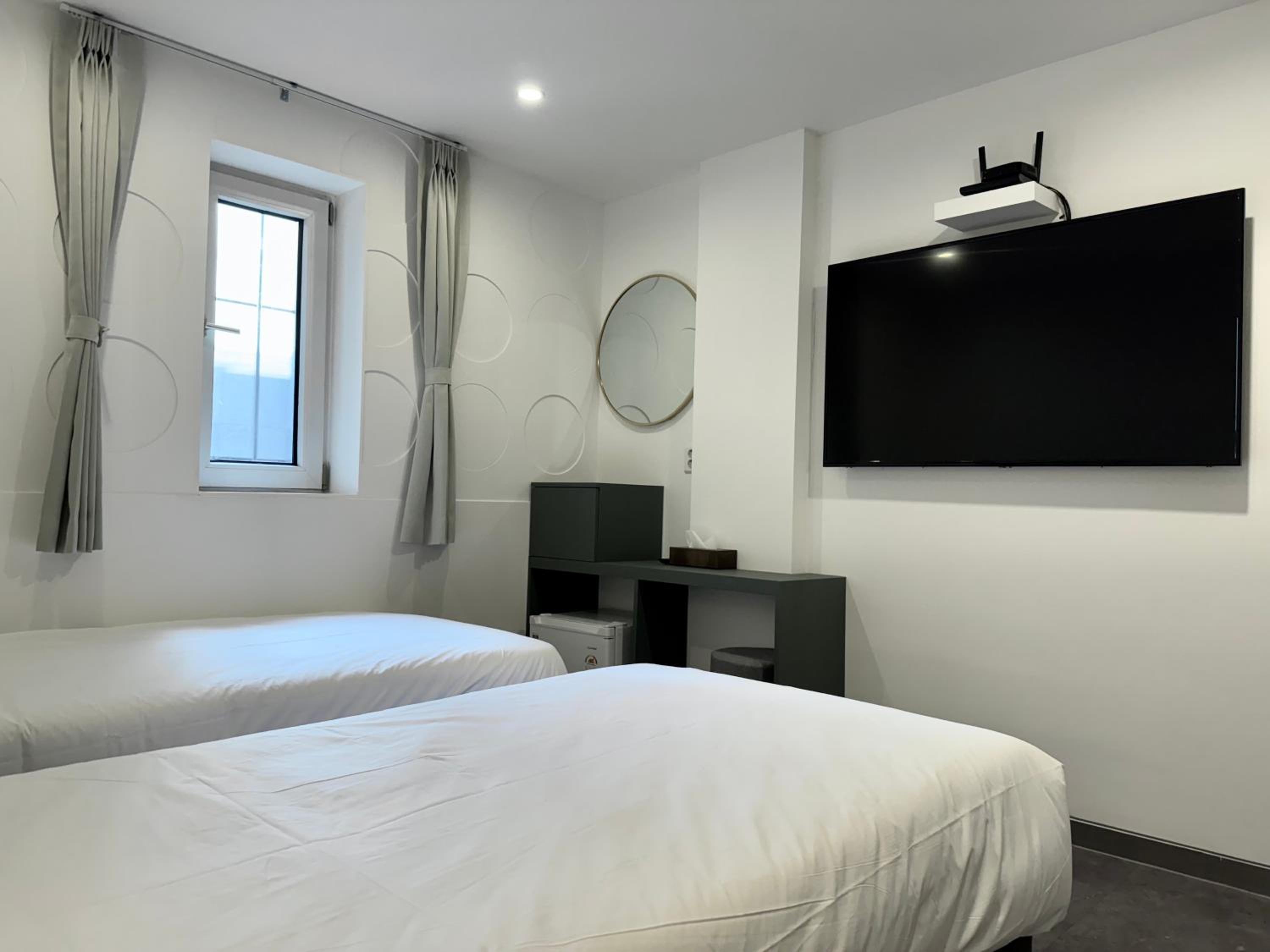 Superior Twin Room - Photo 2