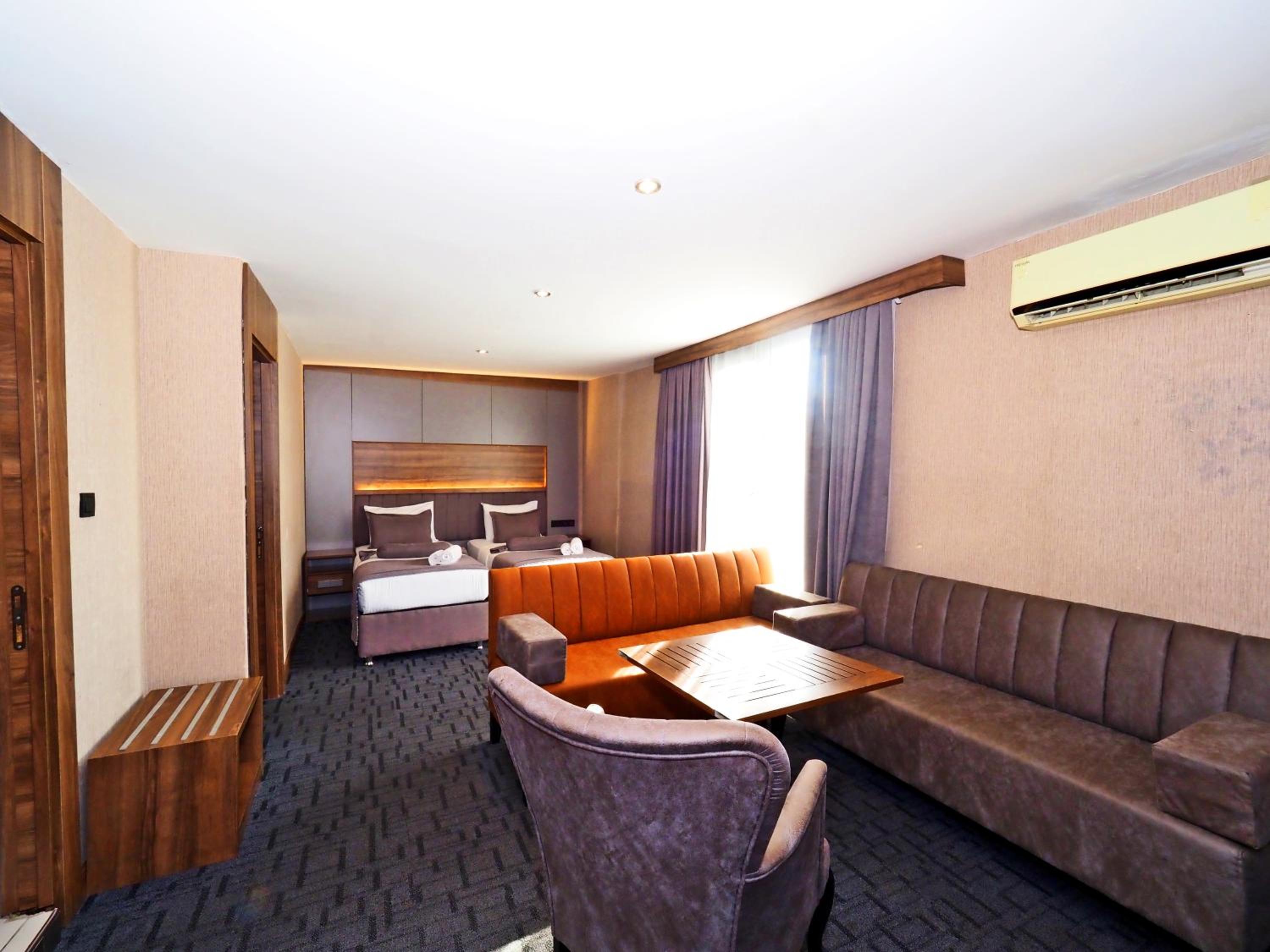 Family Room photo 1
