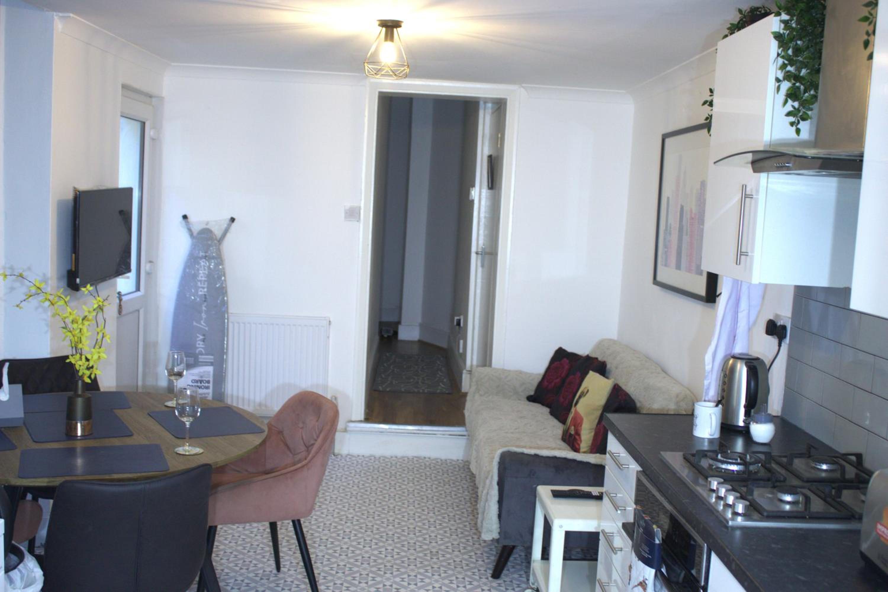 Two-Bedroom Apartment photo 2