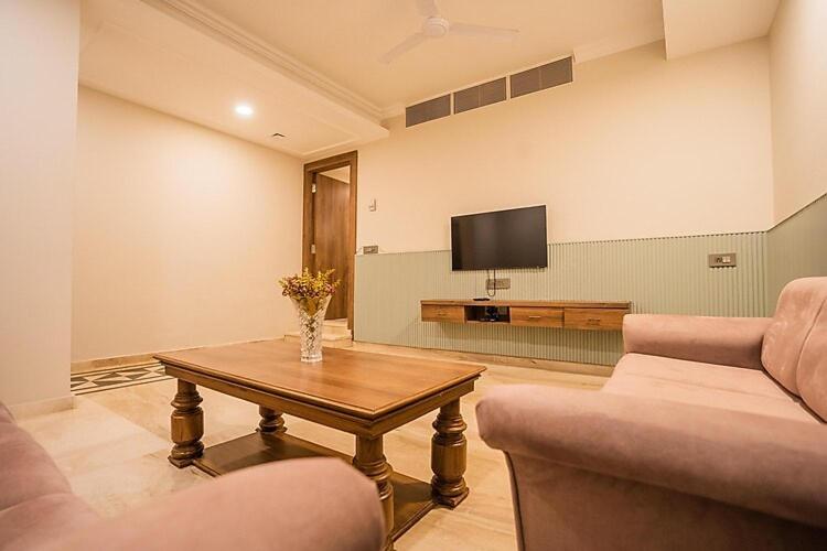King Suite - Photo 4