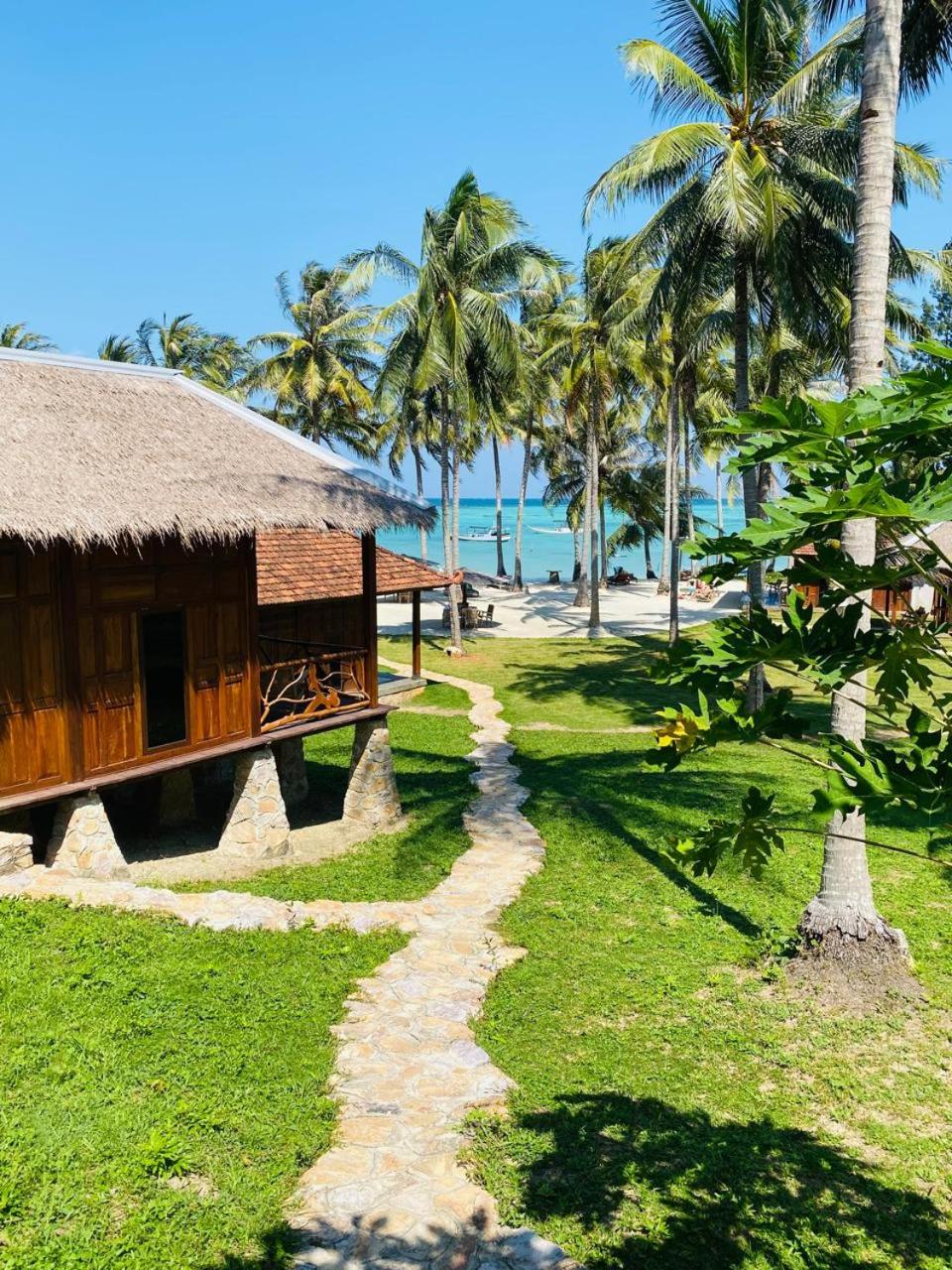 Deluxe Bungalow with Sea View photo 3