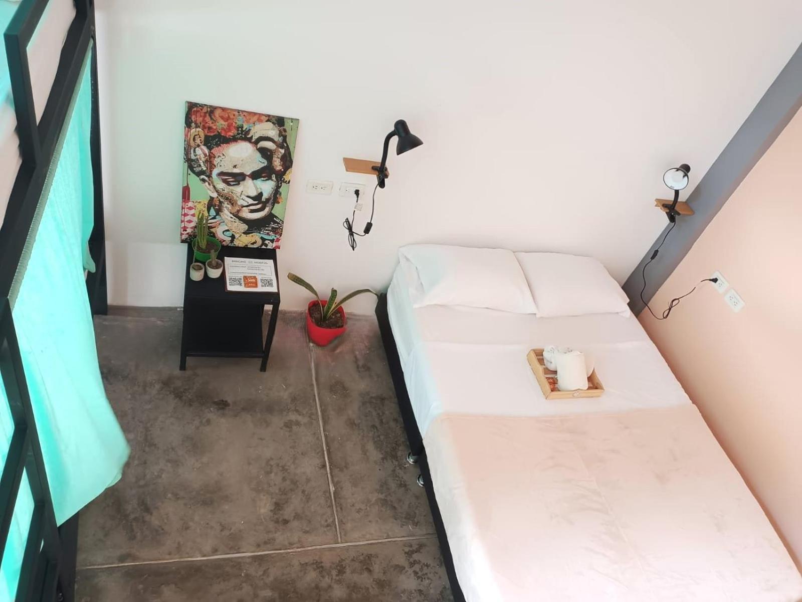 Quadruple Room with Shared Bathroom photo 3