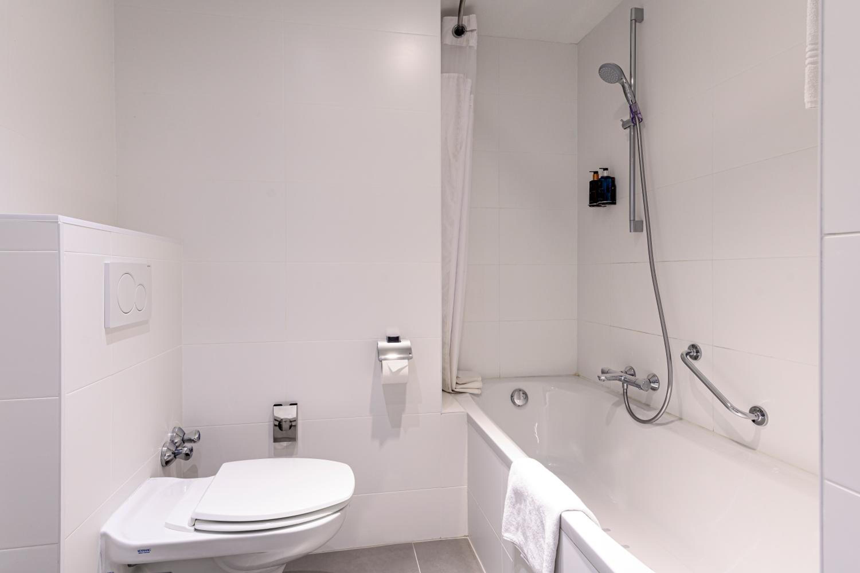 Standard King Room with Balcony and Bath