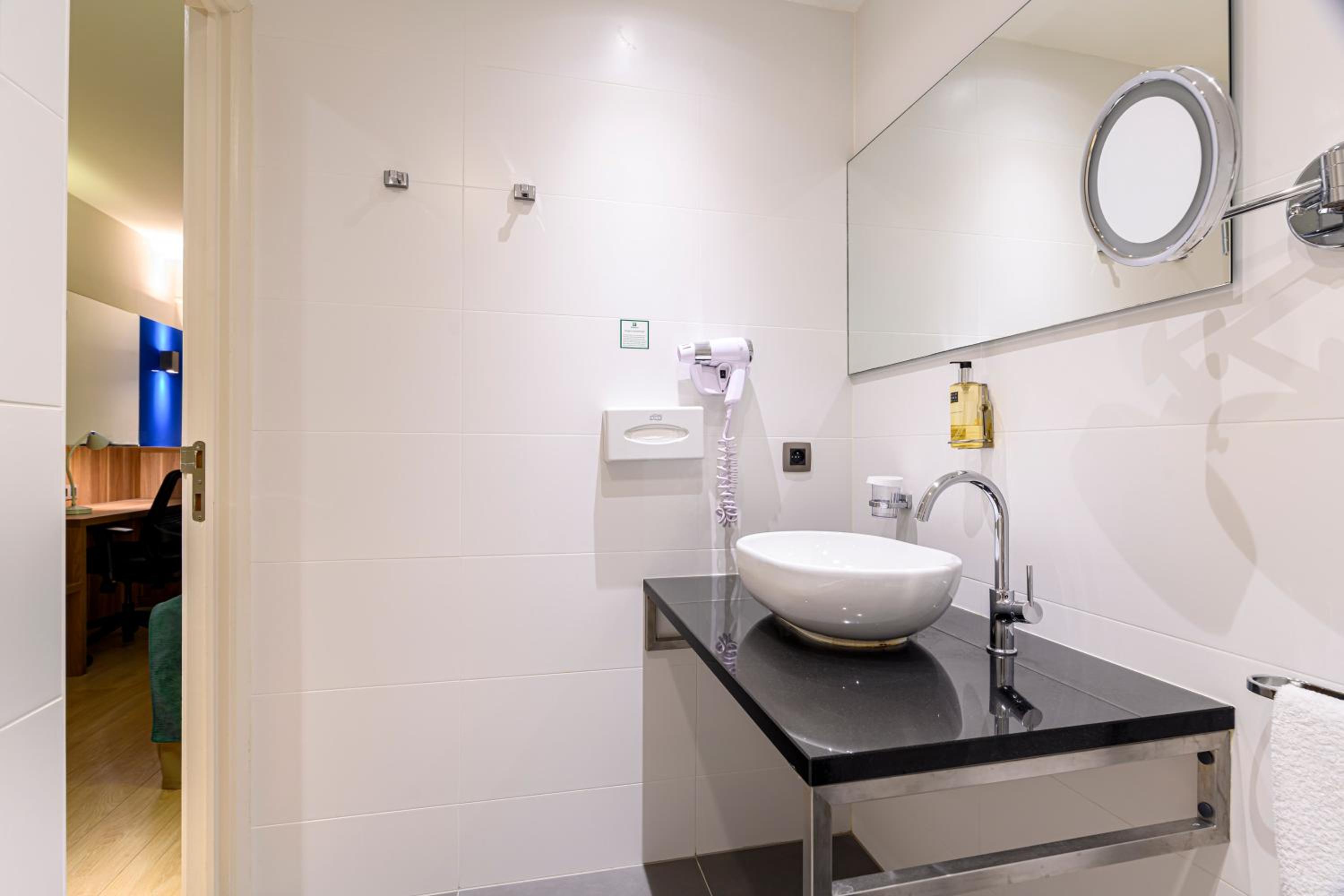 Standard King Room with Balcony and Bath