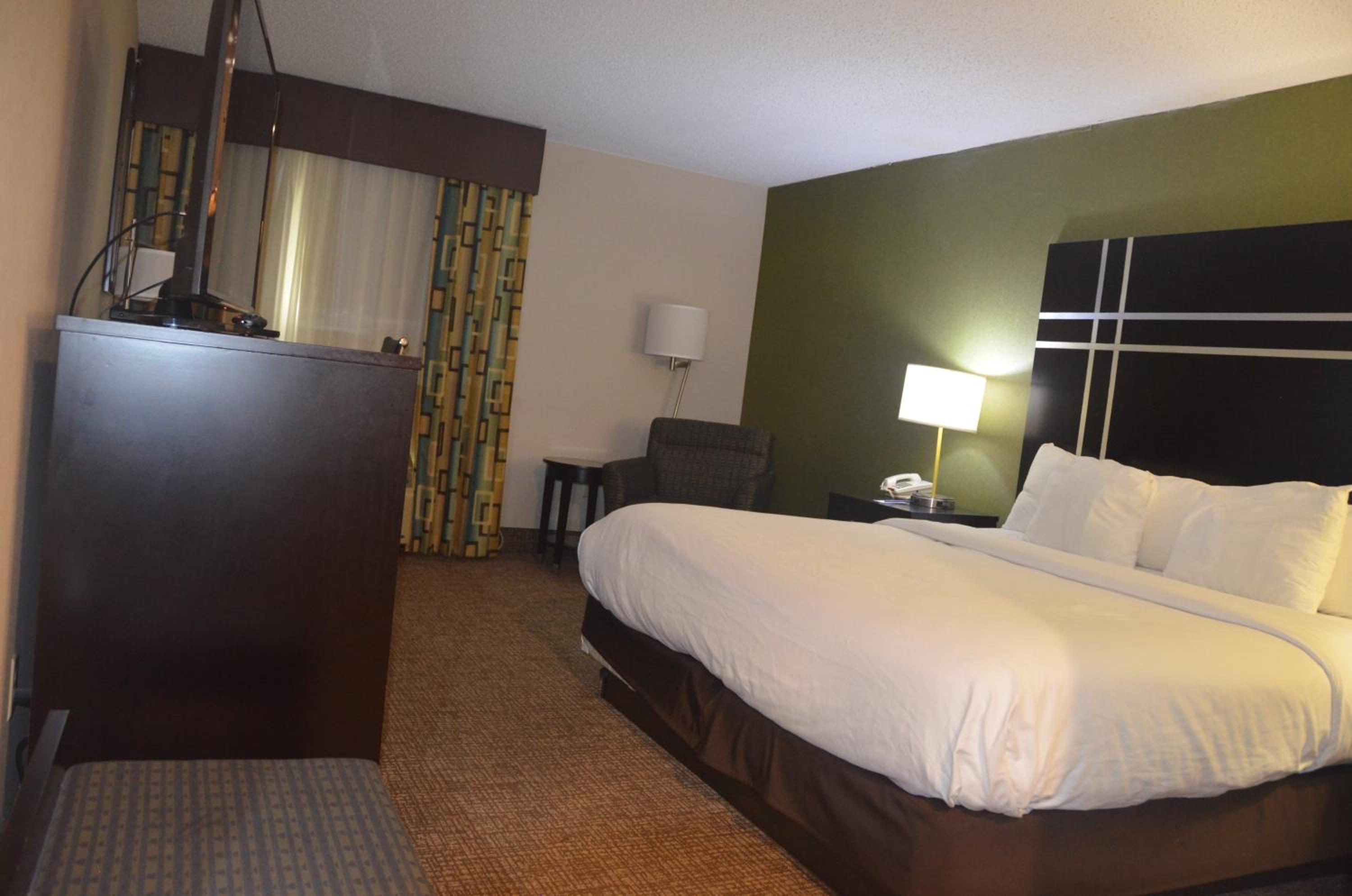 King Room - Non-Smoking - Photo 1