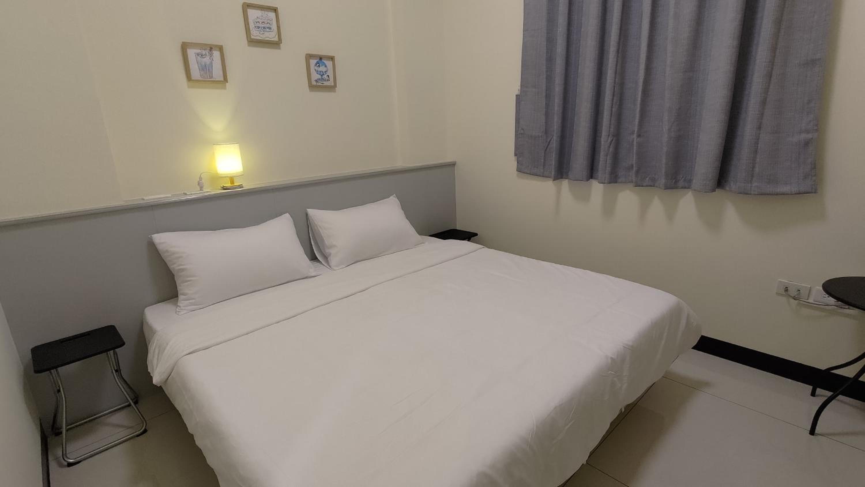 Queen Room photo 1