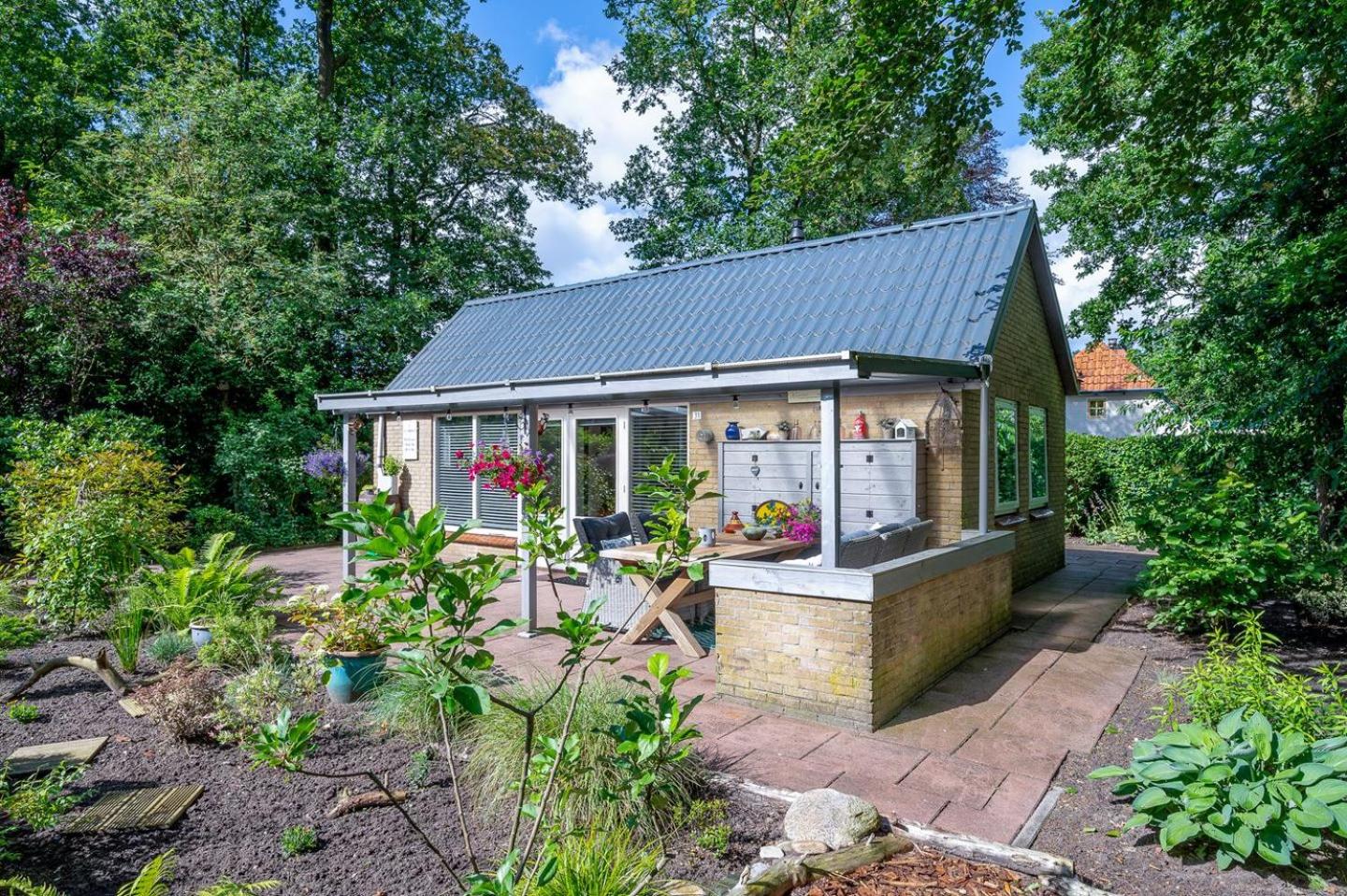 One-Bedroom House photo 2