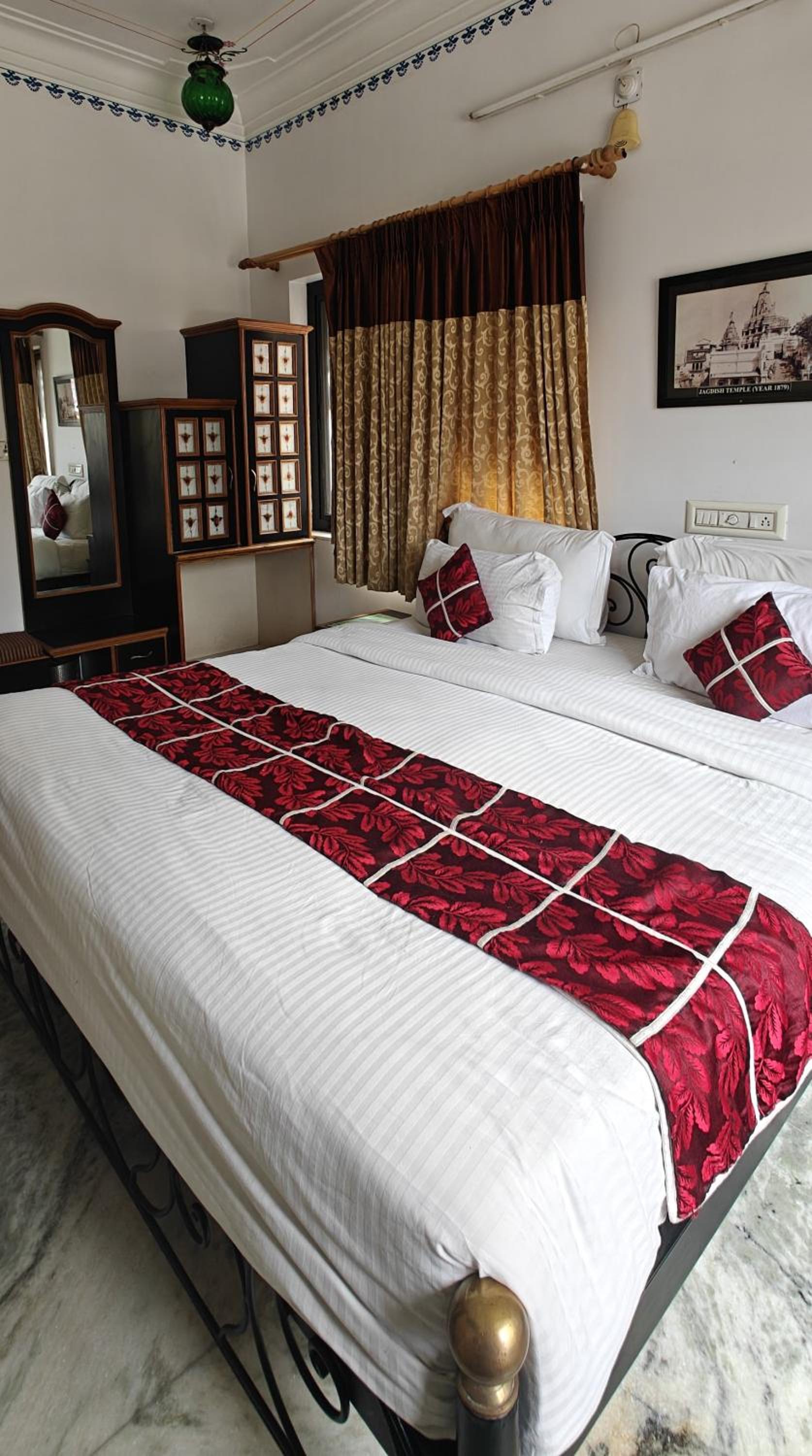 Deluxe Room - Photo 11