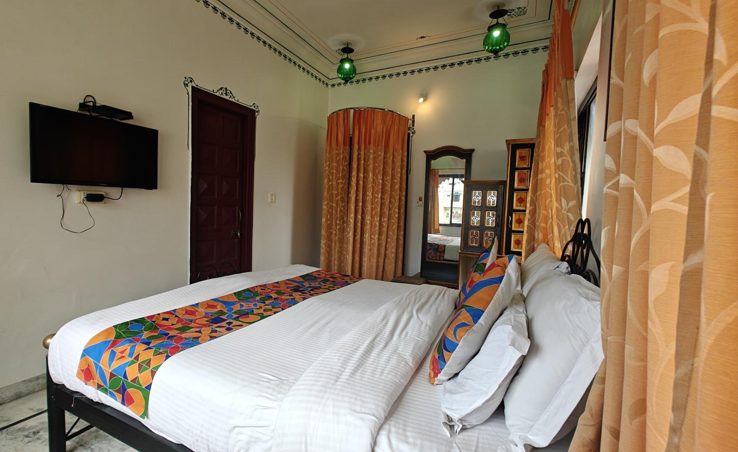 Deluxe Room - Photo 8