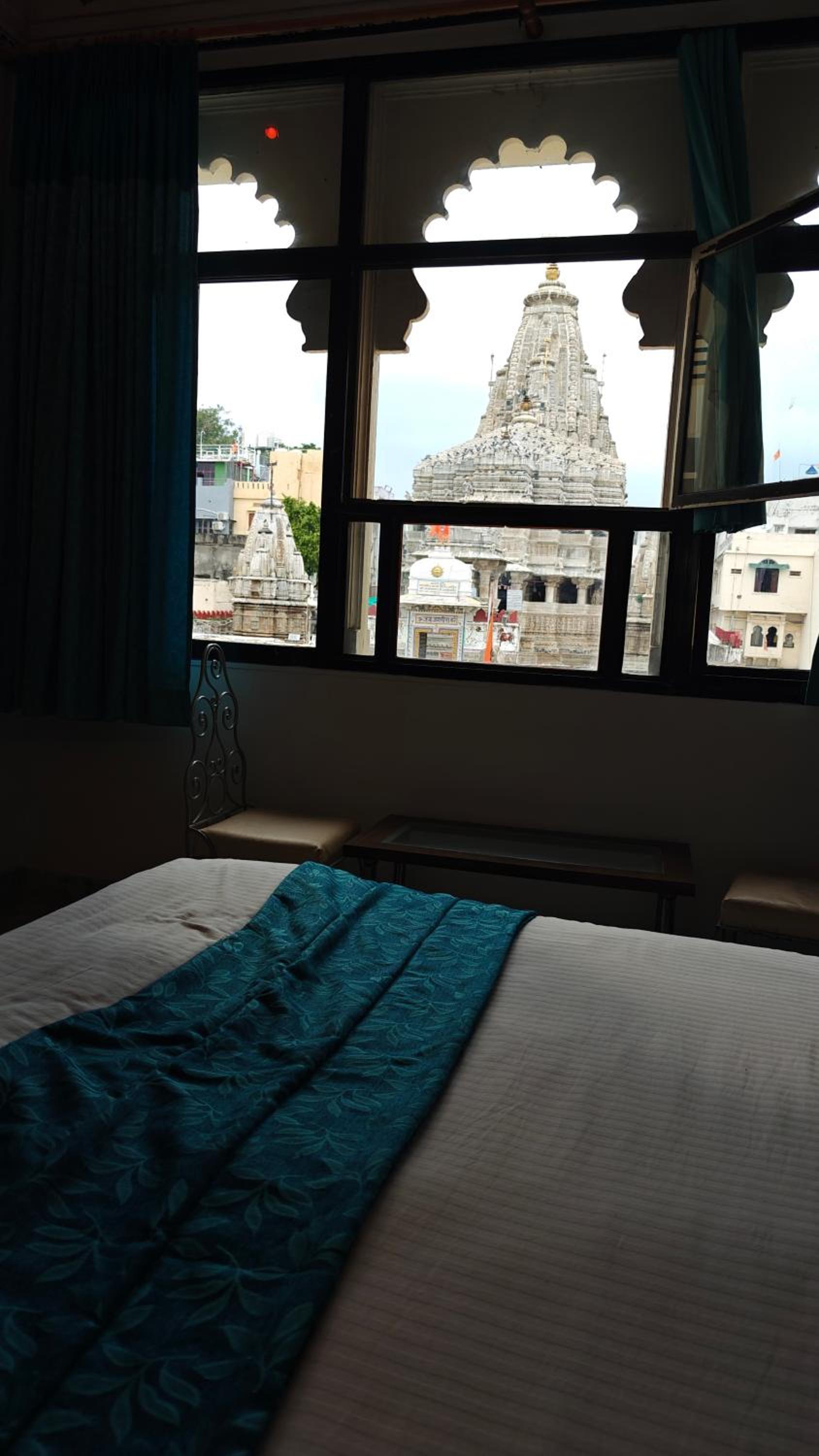 Deluxe Room - Photo 3