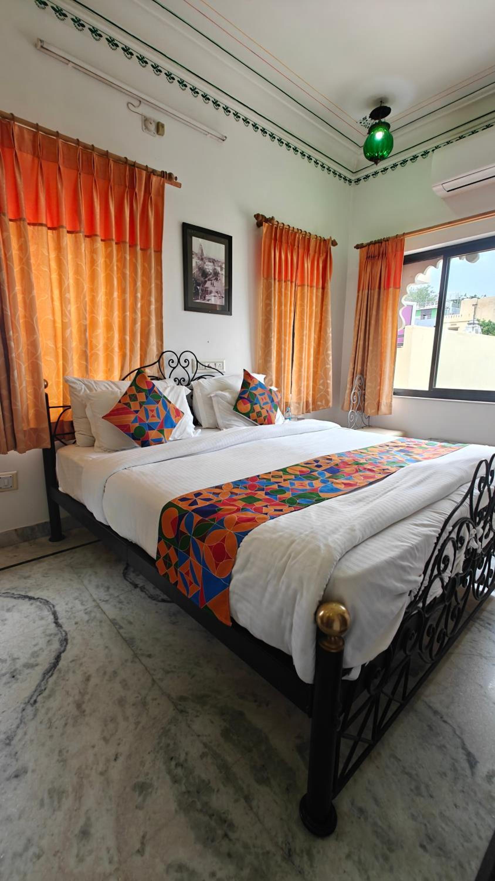 Deluxe Room - Photo 12