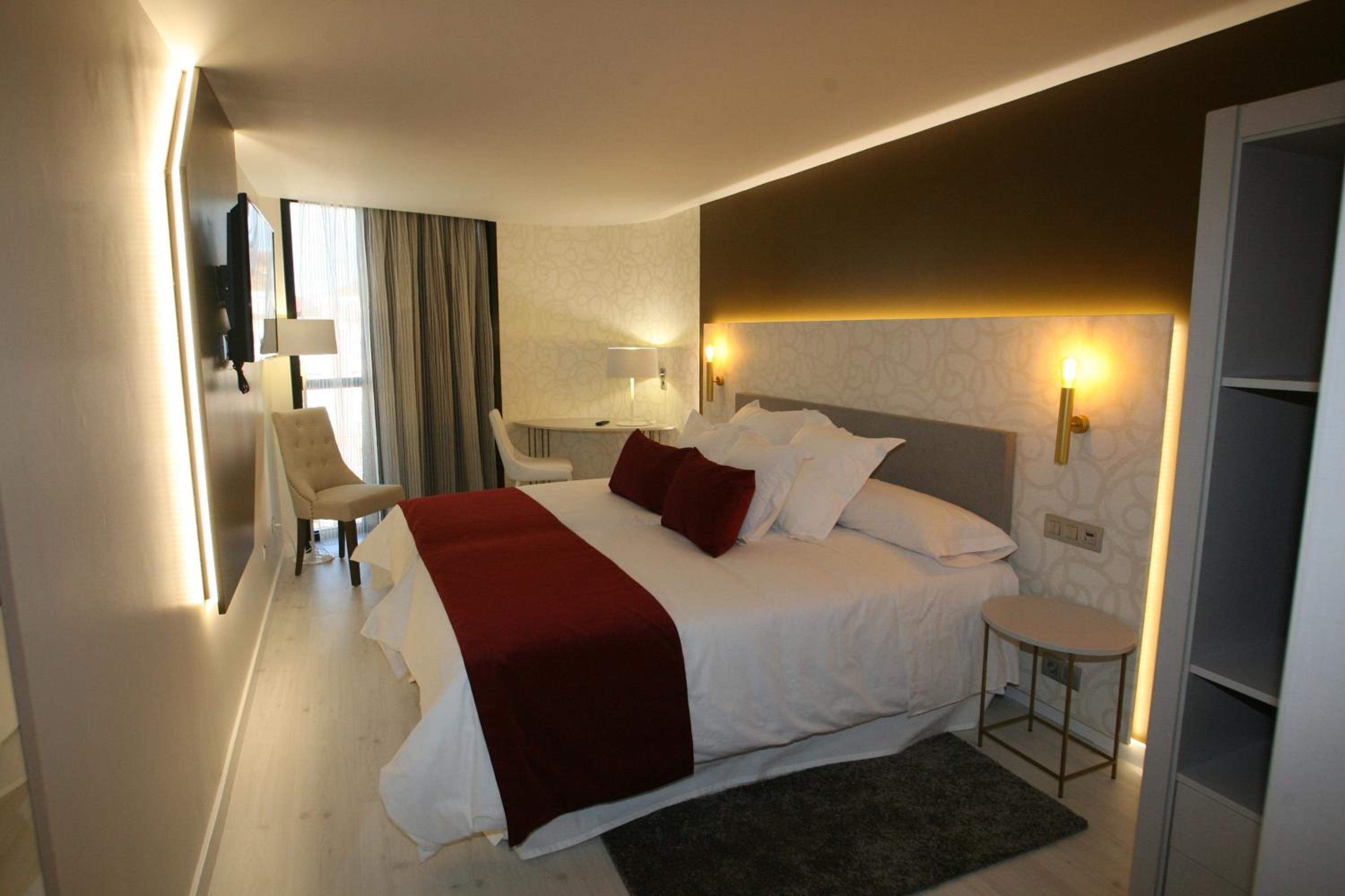 Deluxe Double or Twin Room photo 2