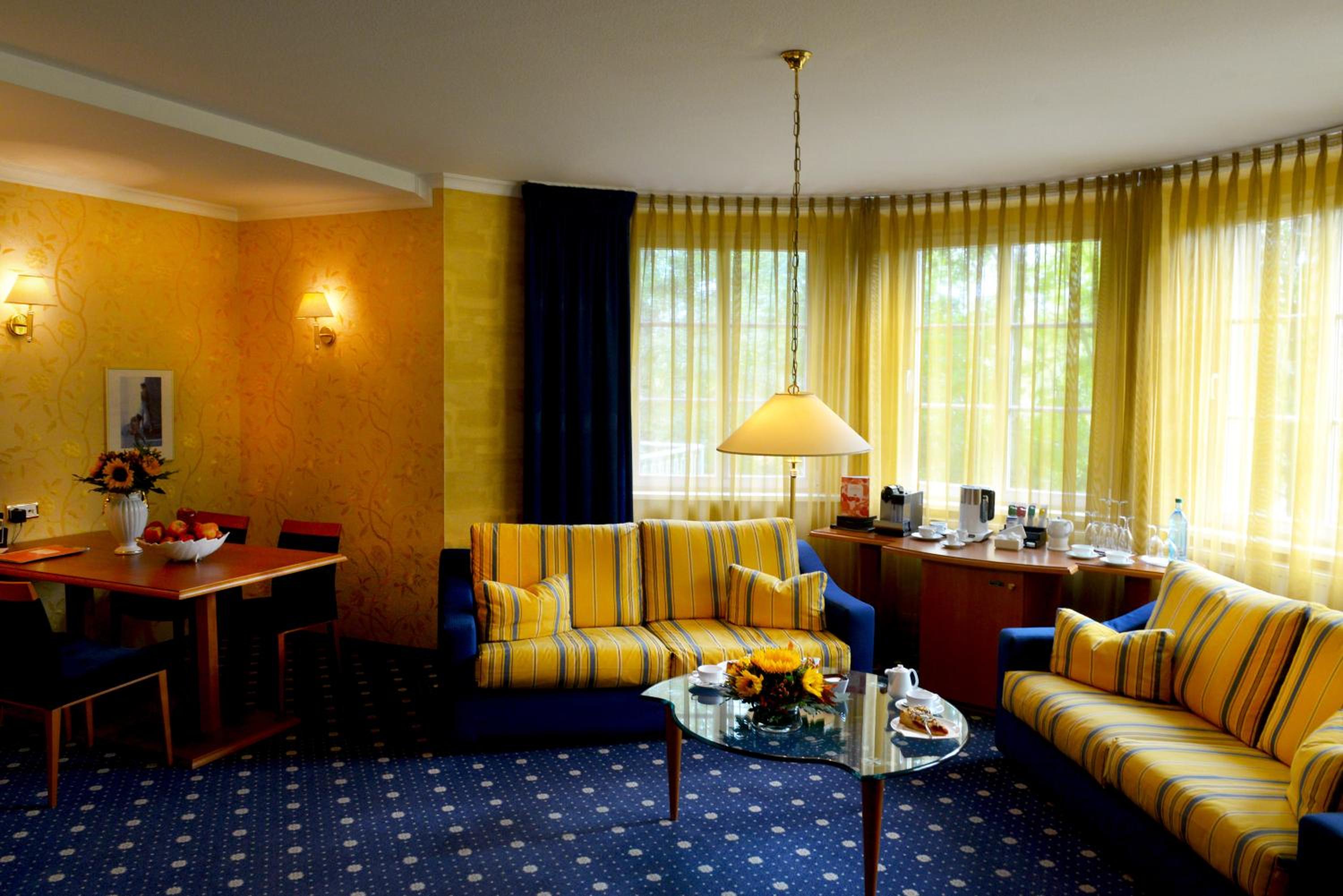 Suite with Lake View - Photo 4