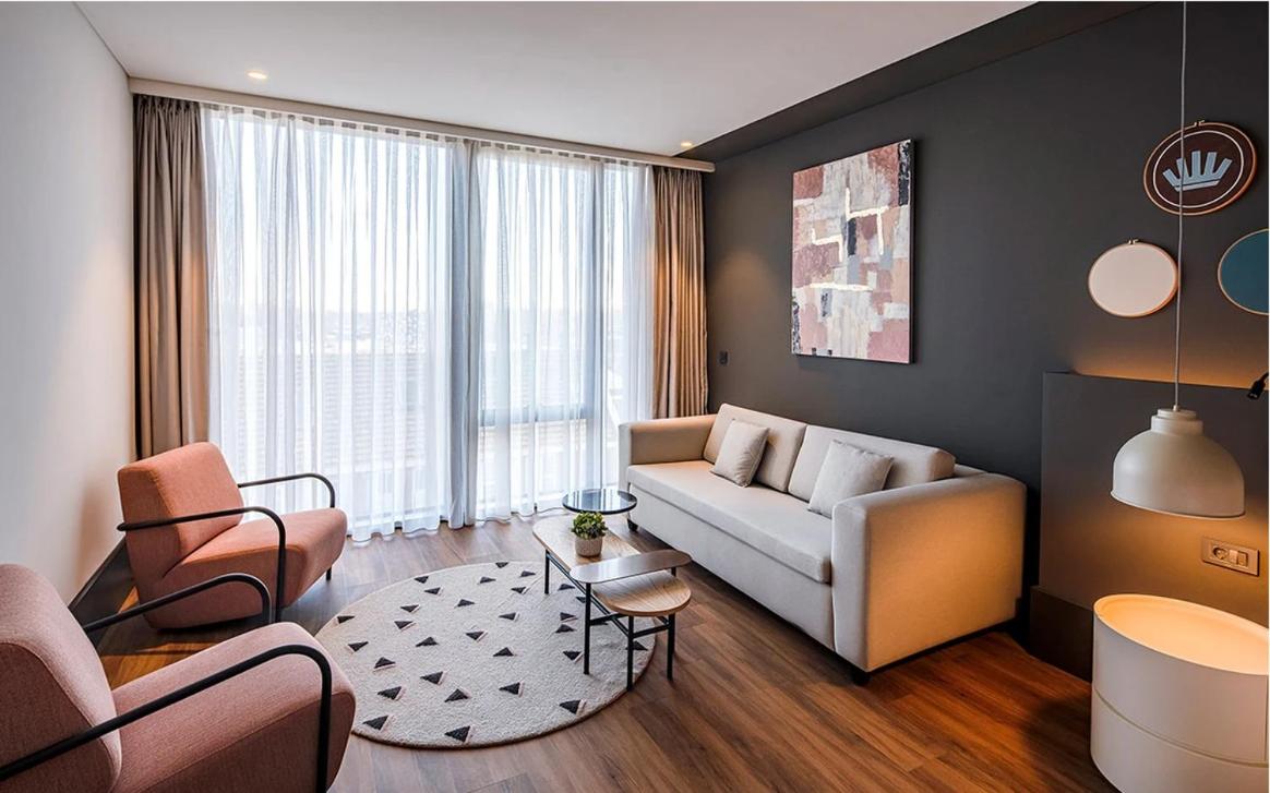 Suite - Photo 2