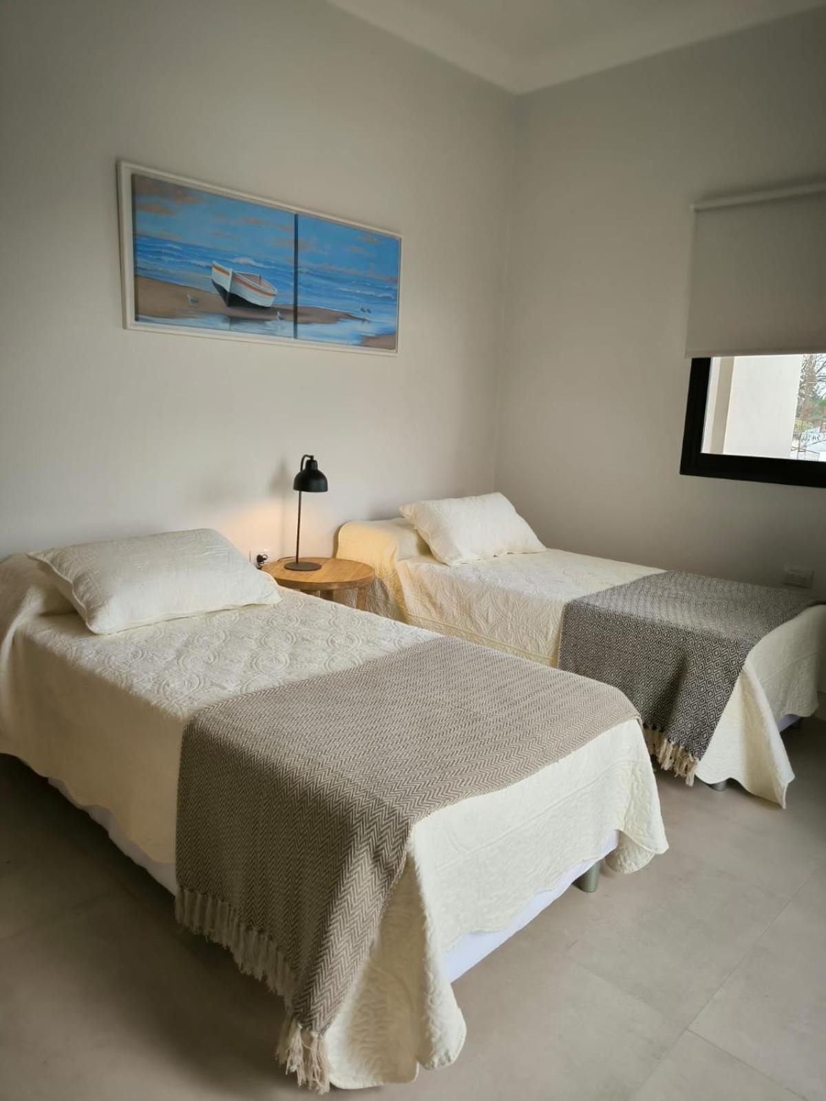 Three-Bedroom Apartment - High Floor photo 3
