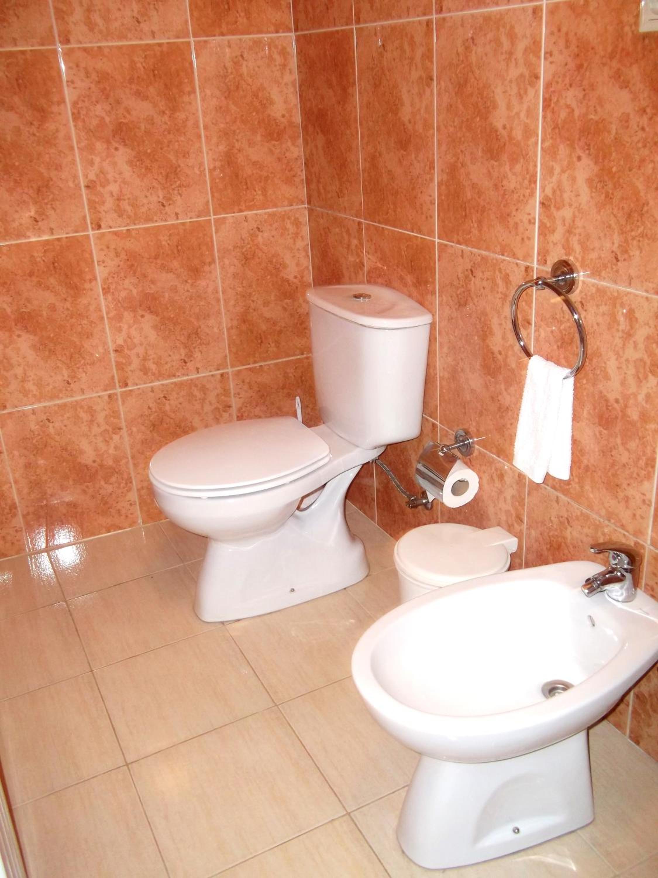 Double or Twin Room - Photo 6