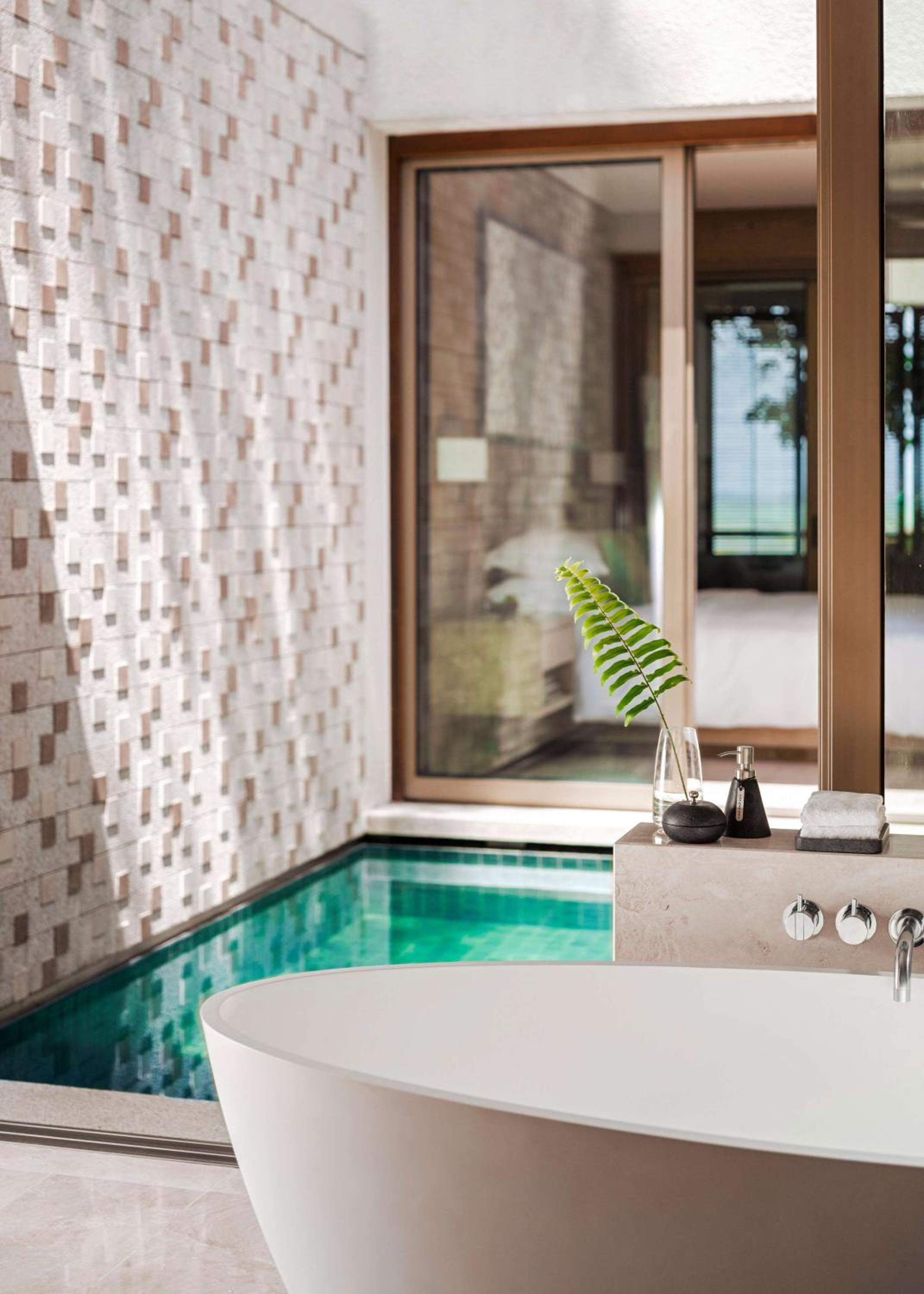 Rainforest Junior Suite King - Photo 2