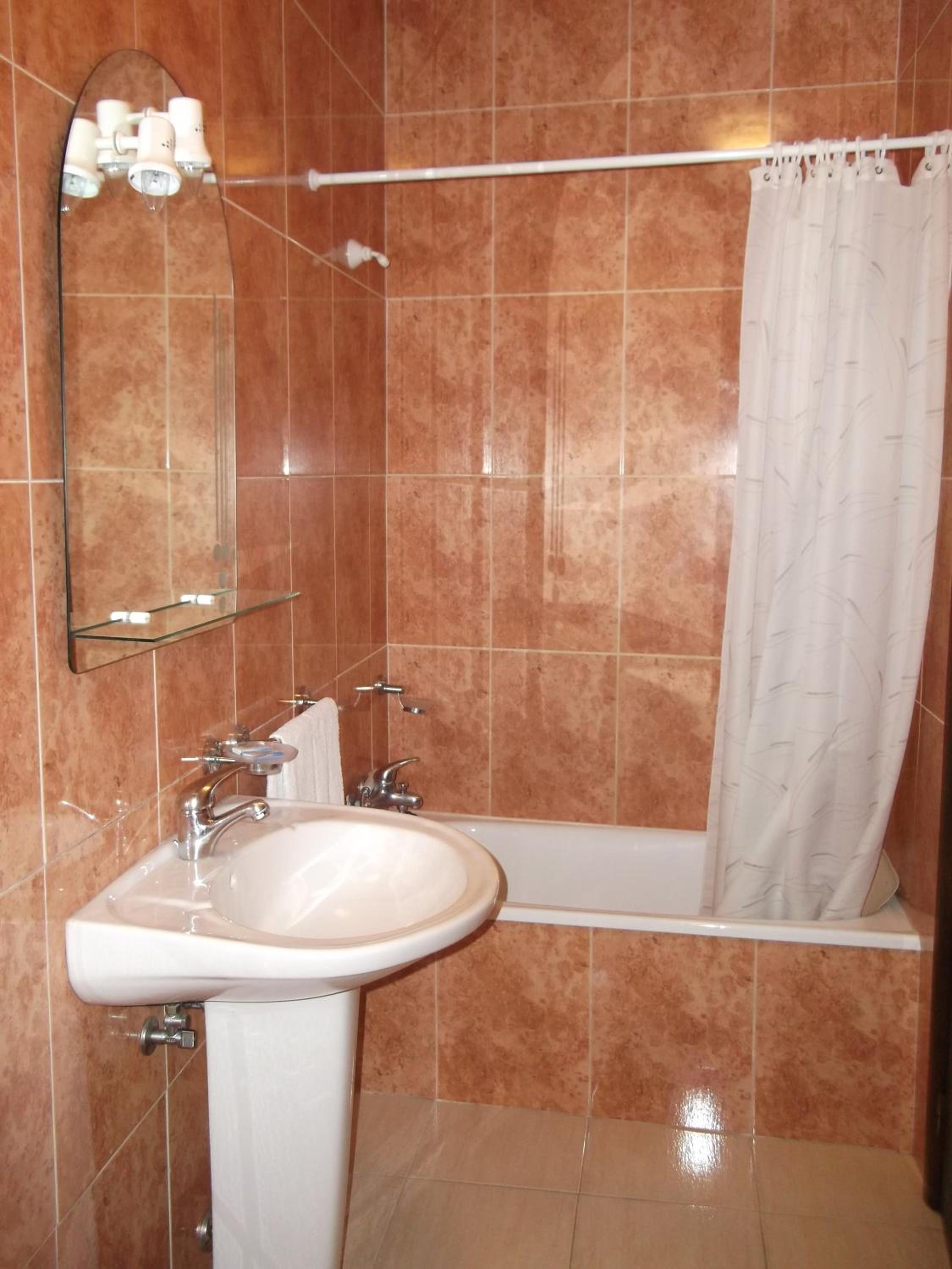 Double or Twin Room - Photo 7