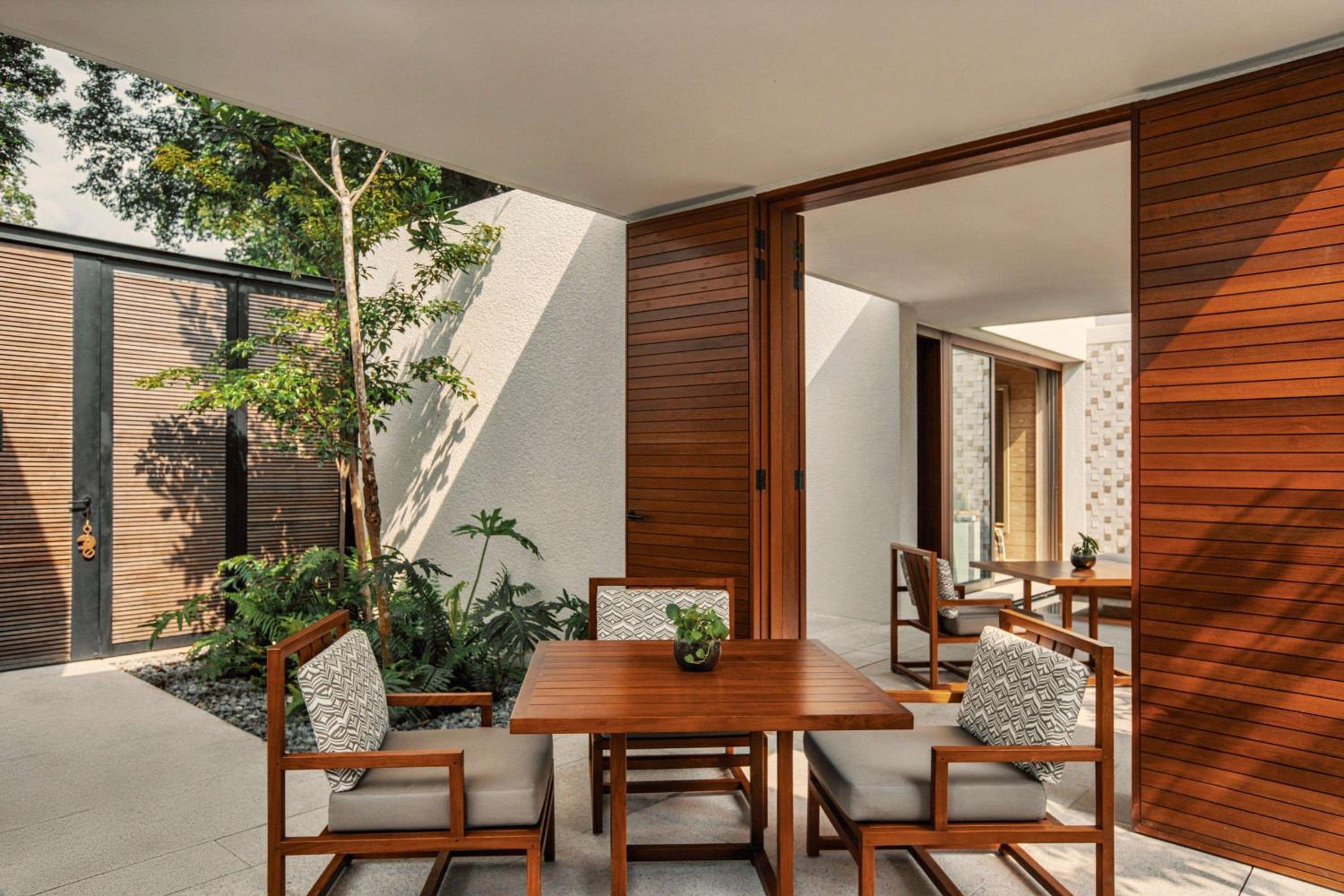 Rainforest Grand Pool Suite - Photo 11