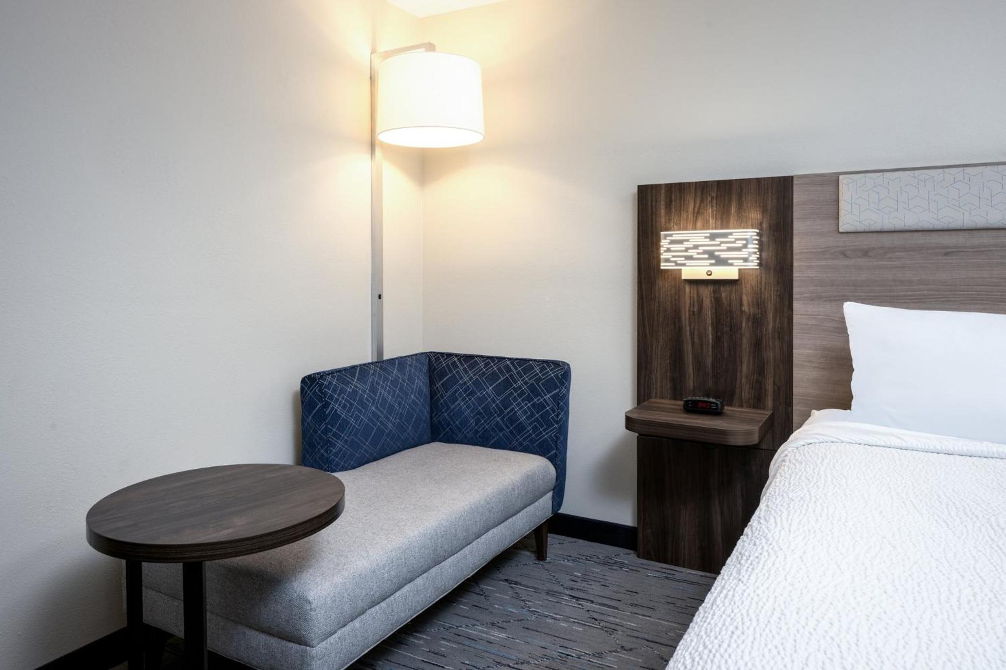 Standard King Room with Mobility Accessible Roll-In Shower - Photo 7