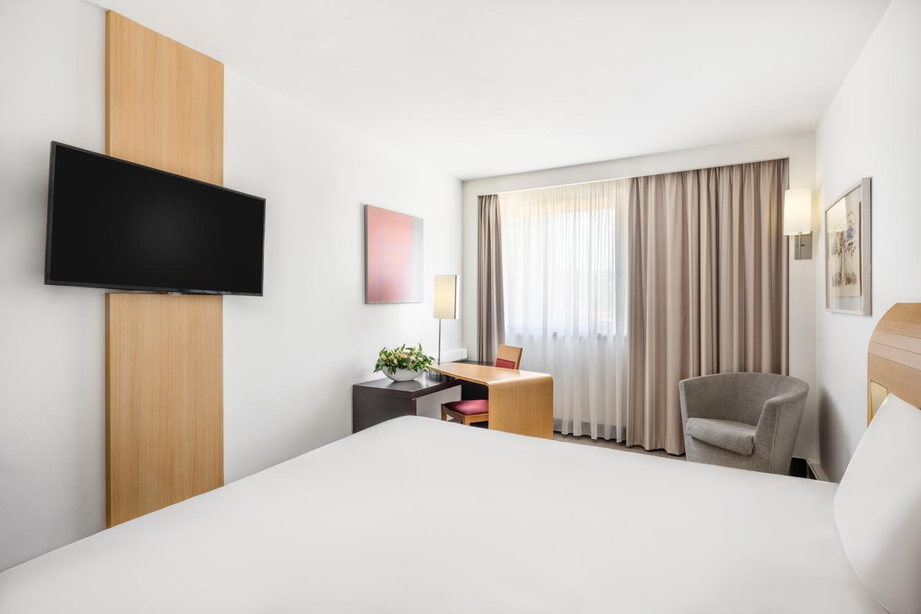 Standard Double Room - Photo 9