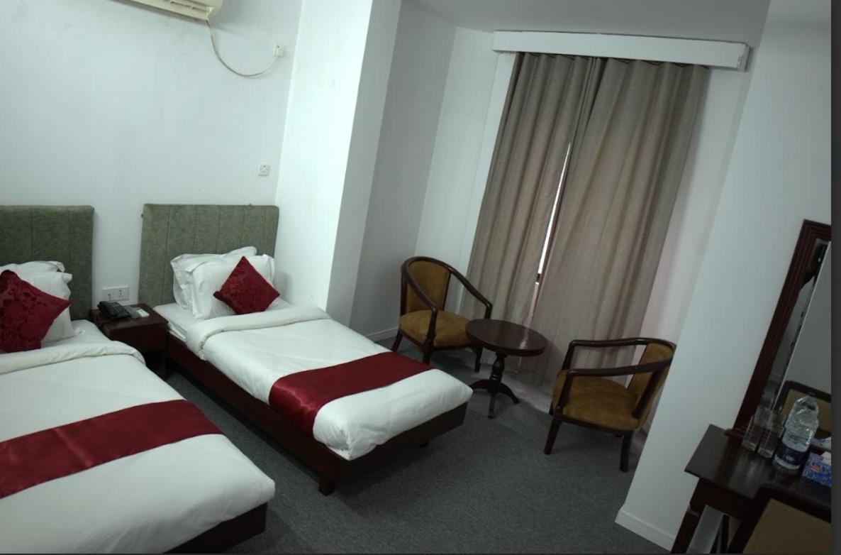 Large Twin Room photo 1