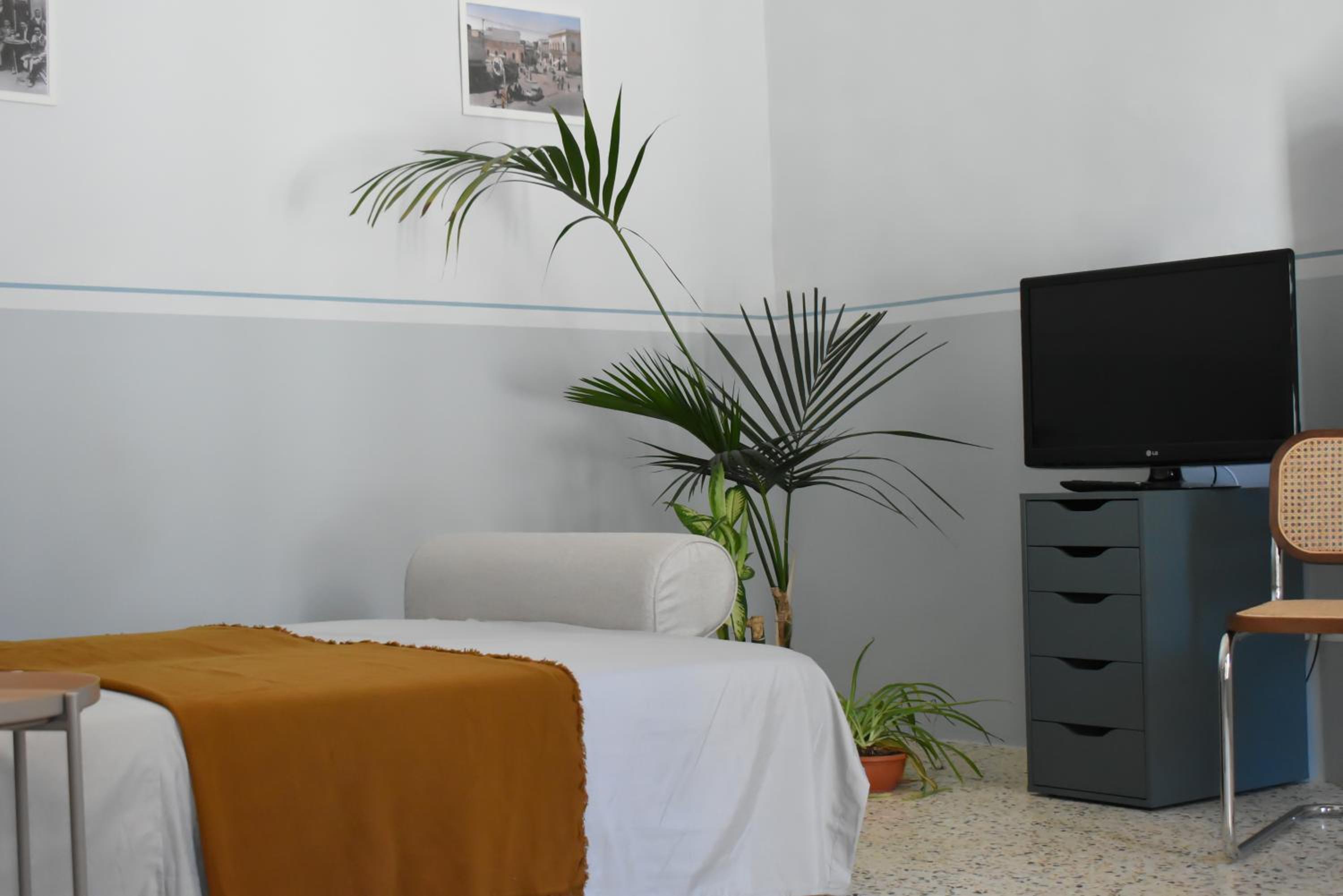 One-Bedroom Apartment with Terrace photo 2