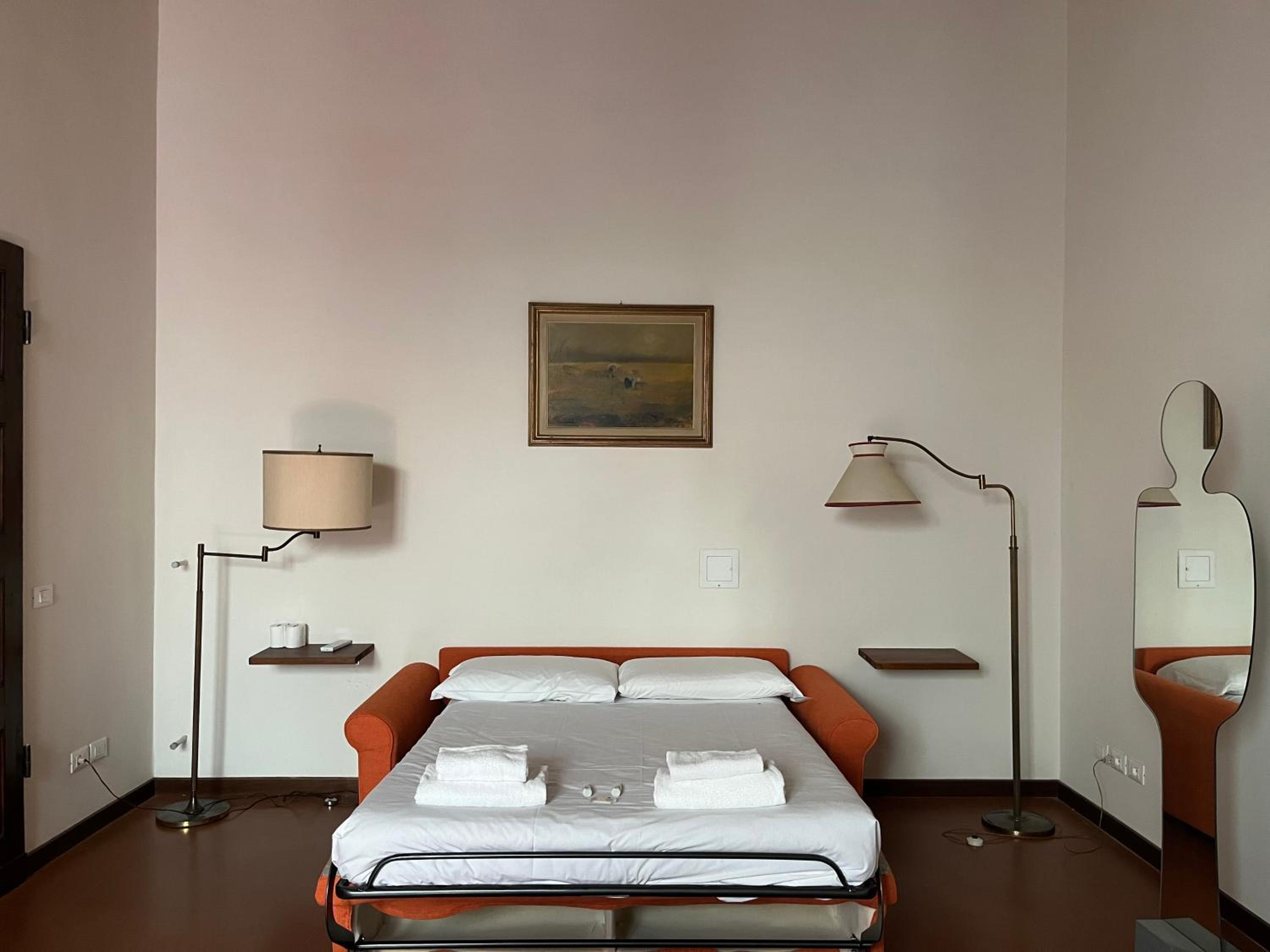 One-Bedroom Deluxe Apartment