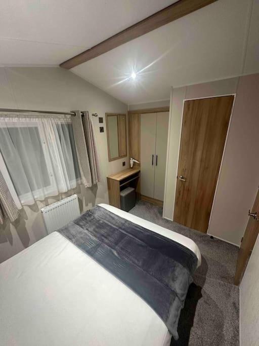 Three-Bedroom Apartment photo 1