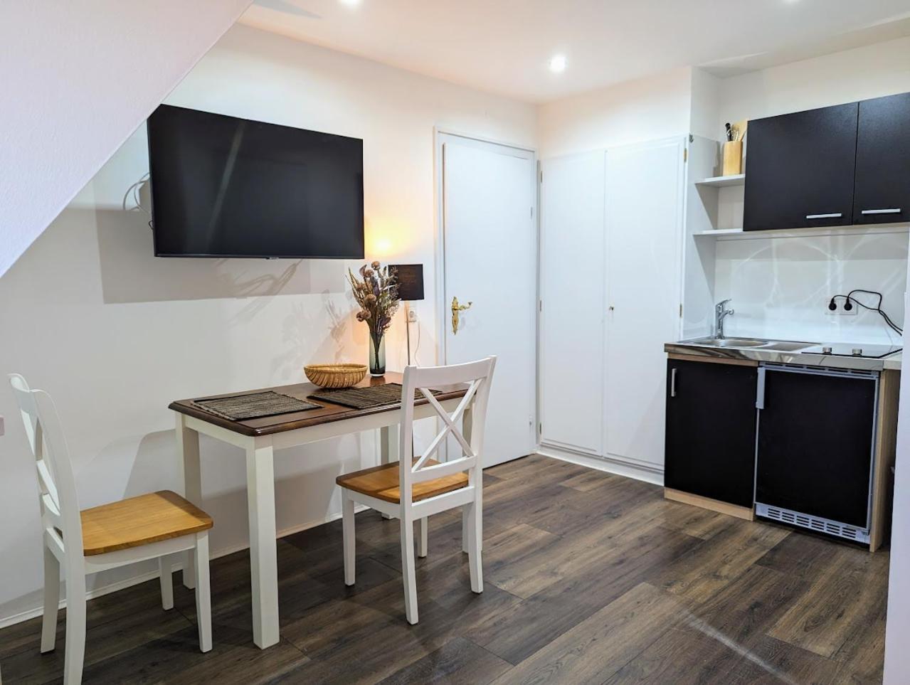 Apartment photo 2