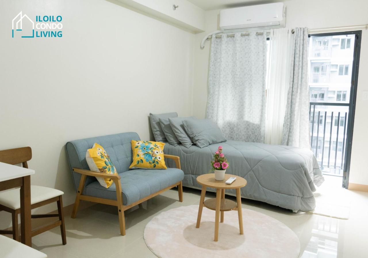 Studio Apartment with Balcony photo 1