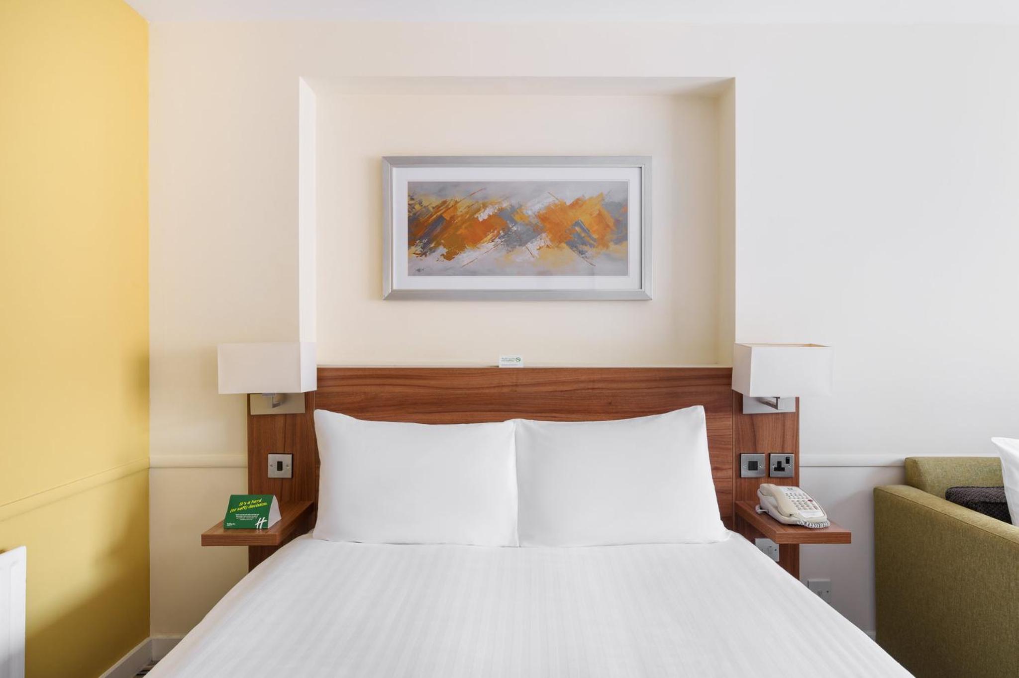 Standard Double Room with Sofa Bed - Photo 6