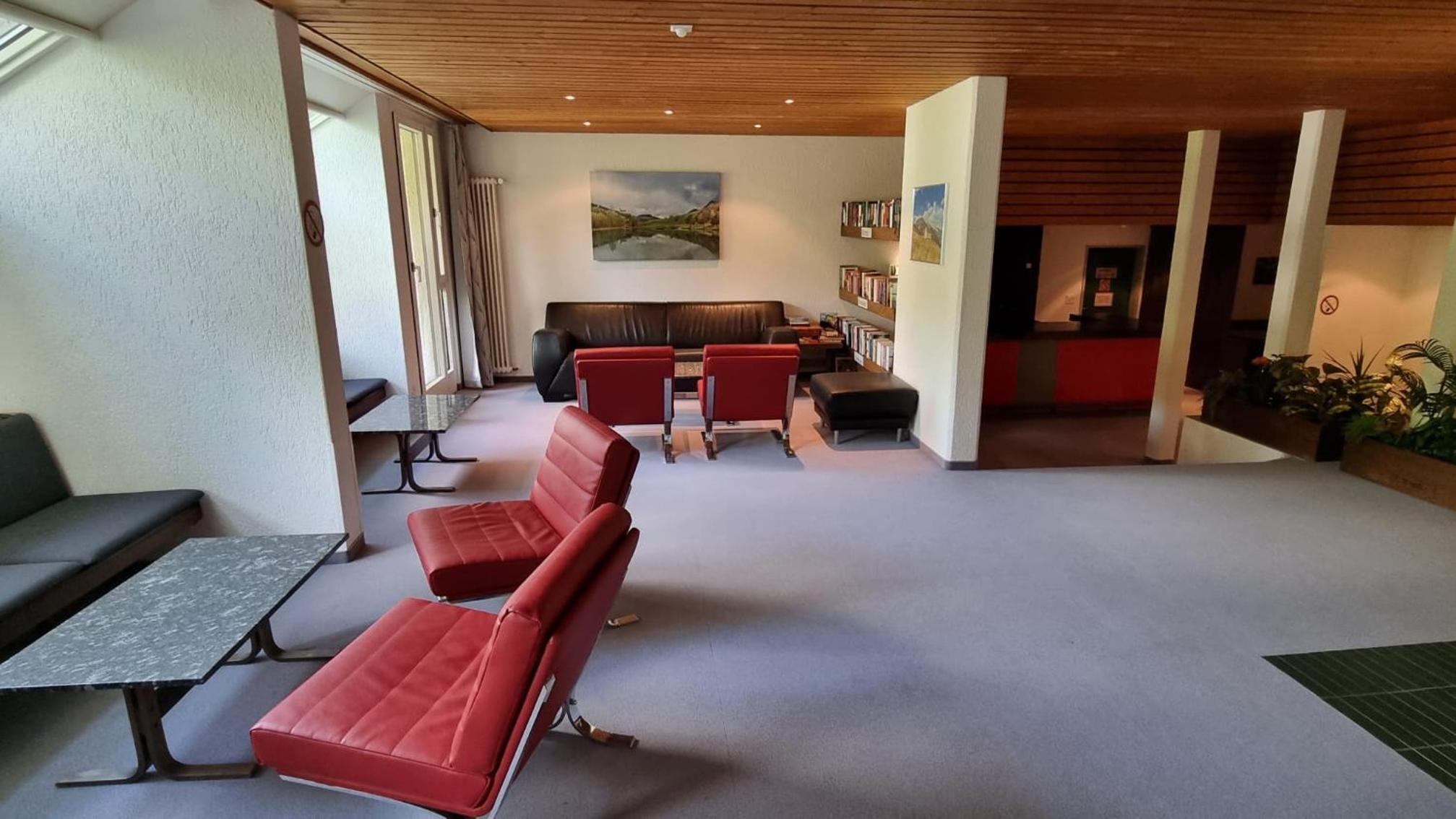 Apartment with Mountain View photo 2