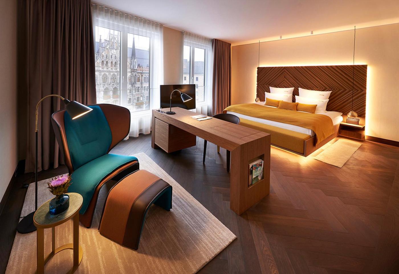 Junior Suite mit Blick auf den Marienplatz Junior Suite mit Blick auf den Marienplatz
