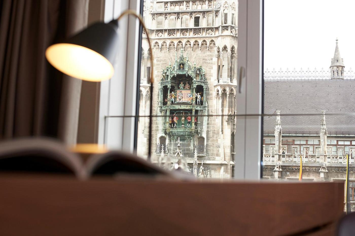 Junior Suite mit Blick auf den Marienplatz Junior Suite mit Blick auf den Marienplatz
