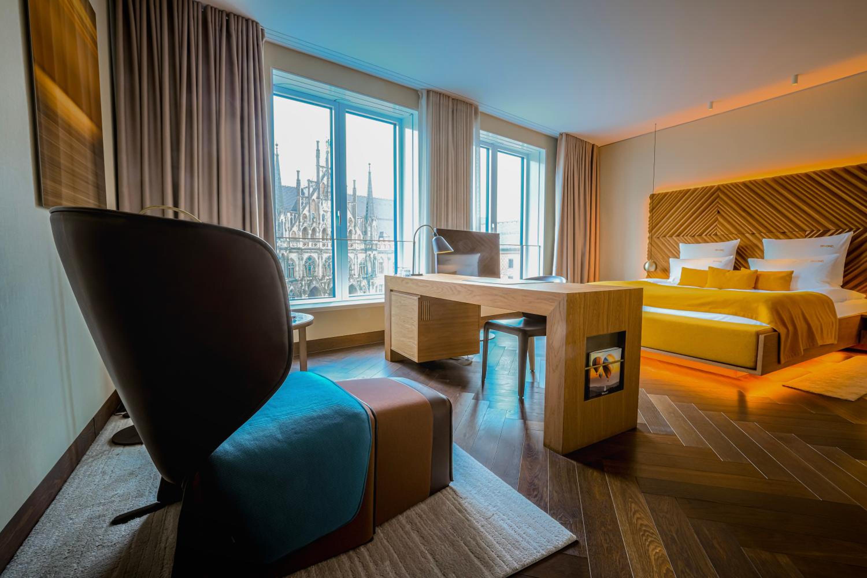 Junior Suite mit Blick auf den Marienplatz Junior Suite mit Blick auf den Marienplatz