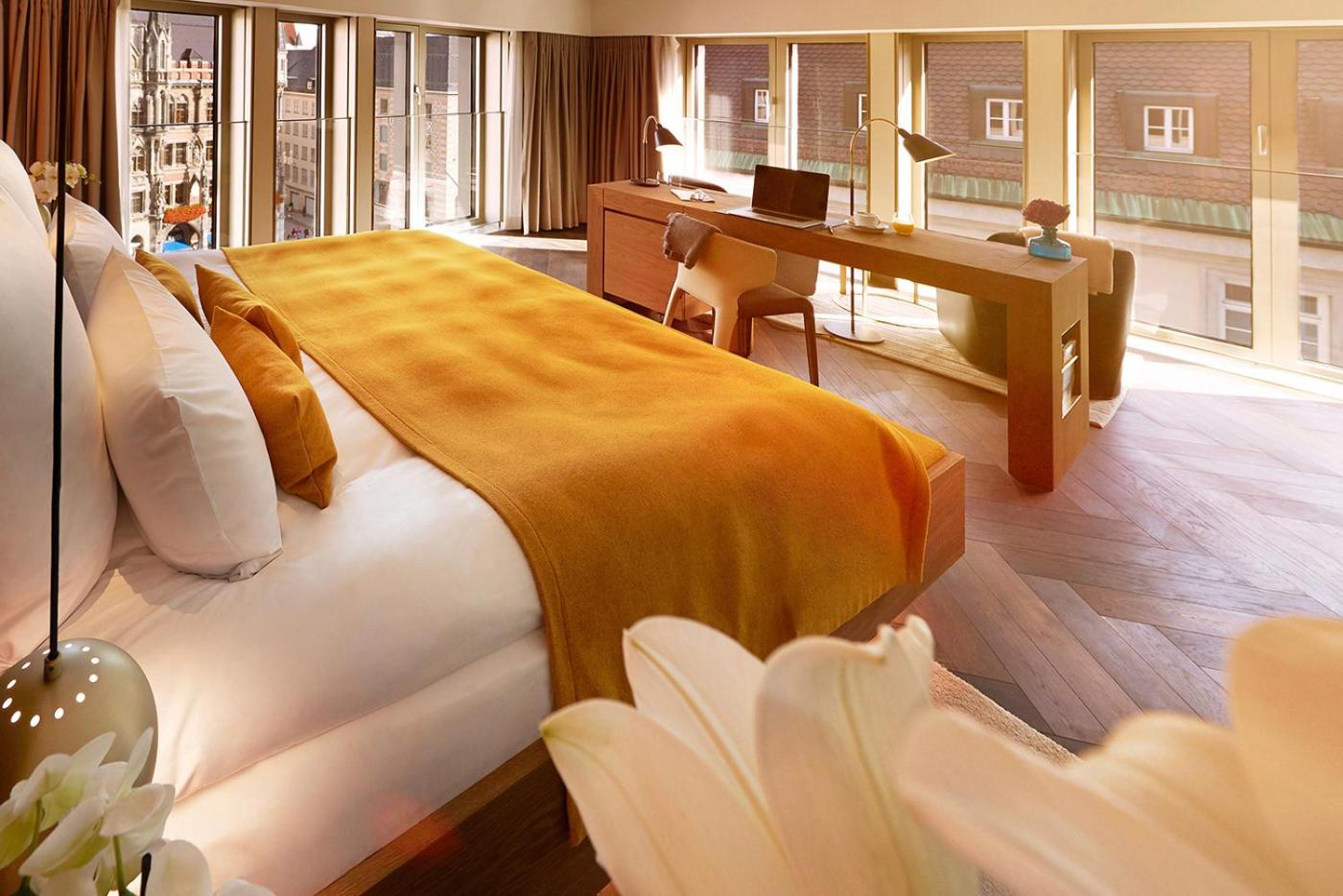 Suite with View - Photo 4