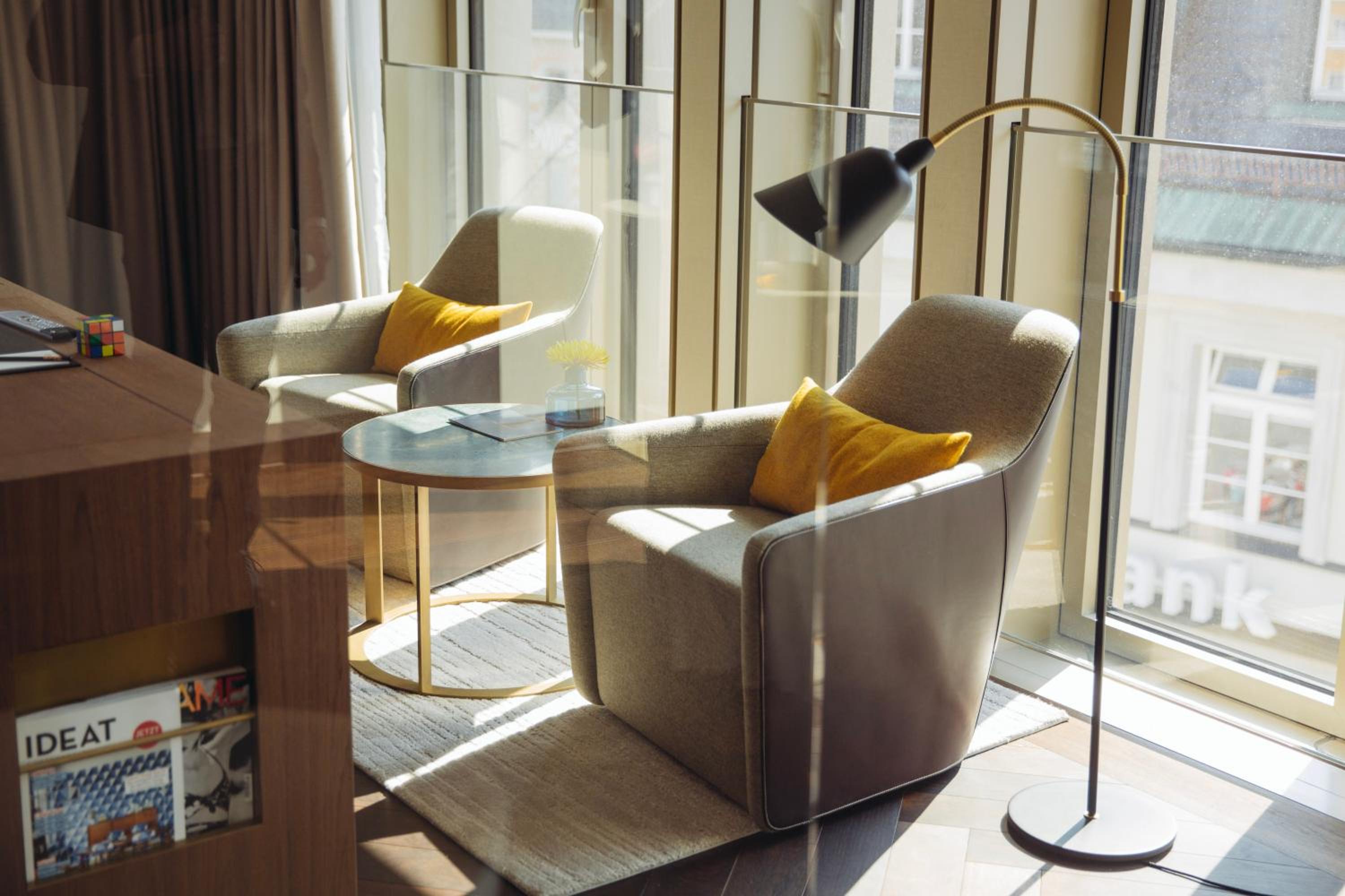 Suite with View - Photo 10